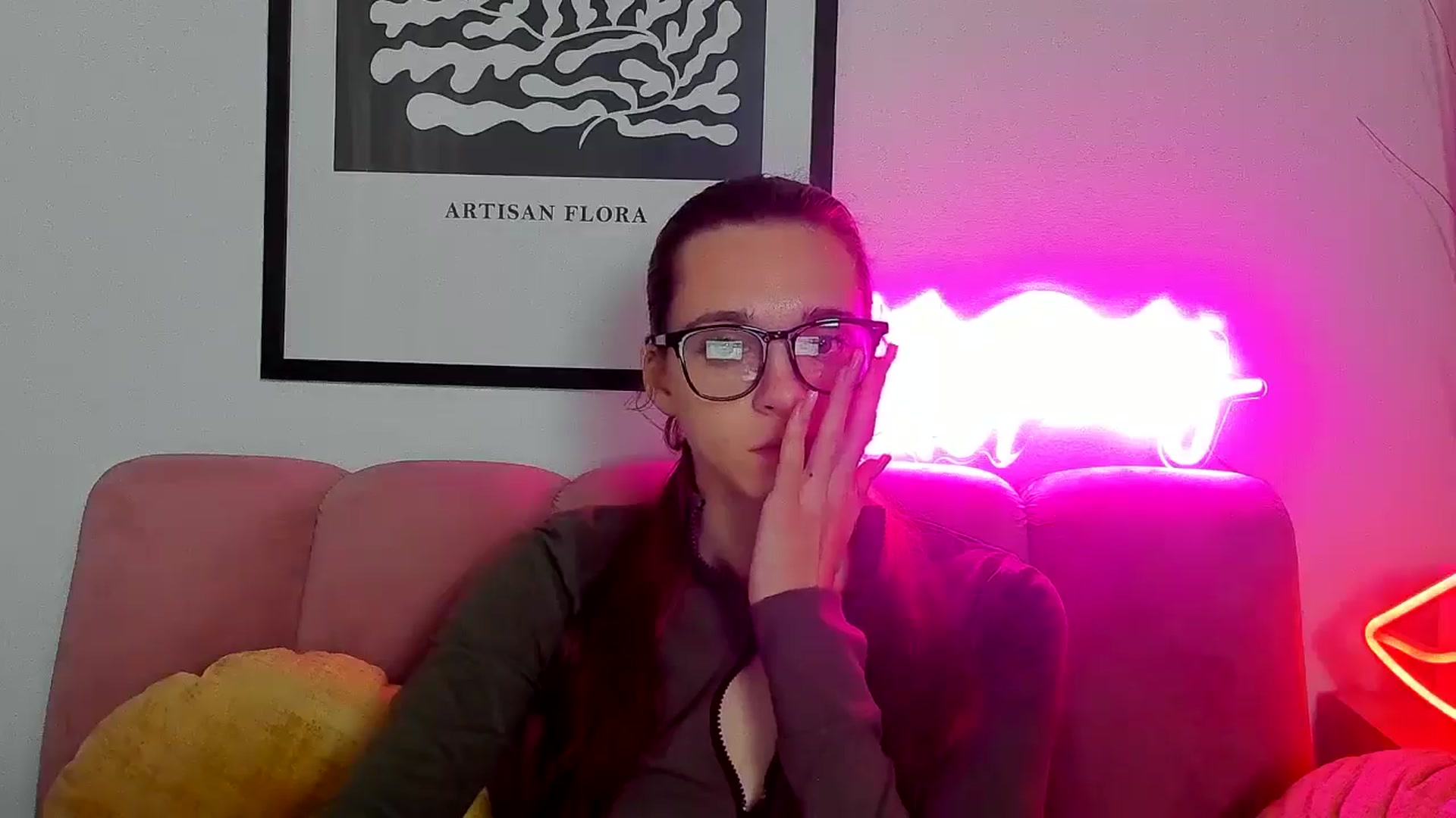 Gallery image thumbnail from PollyVibe's myfreecams stream on, 04/23/2025, 12:33 image 5 of 20