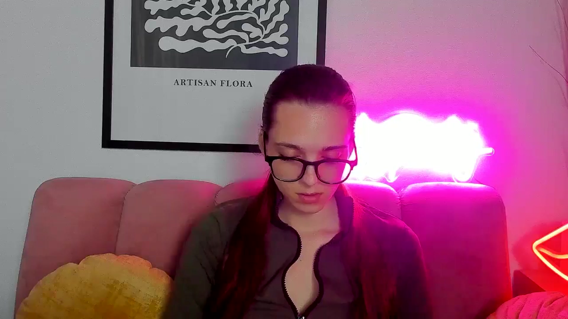 Gallery image thumbnail from PollyVibe's myfreecams stream on, 04/23/2025, 12:33 image 2 of 20