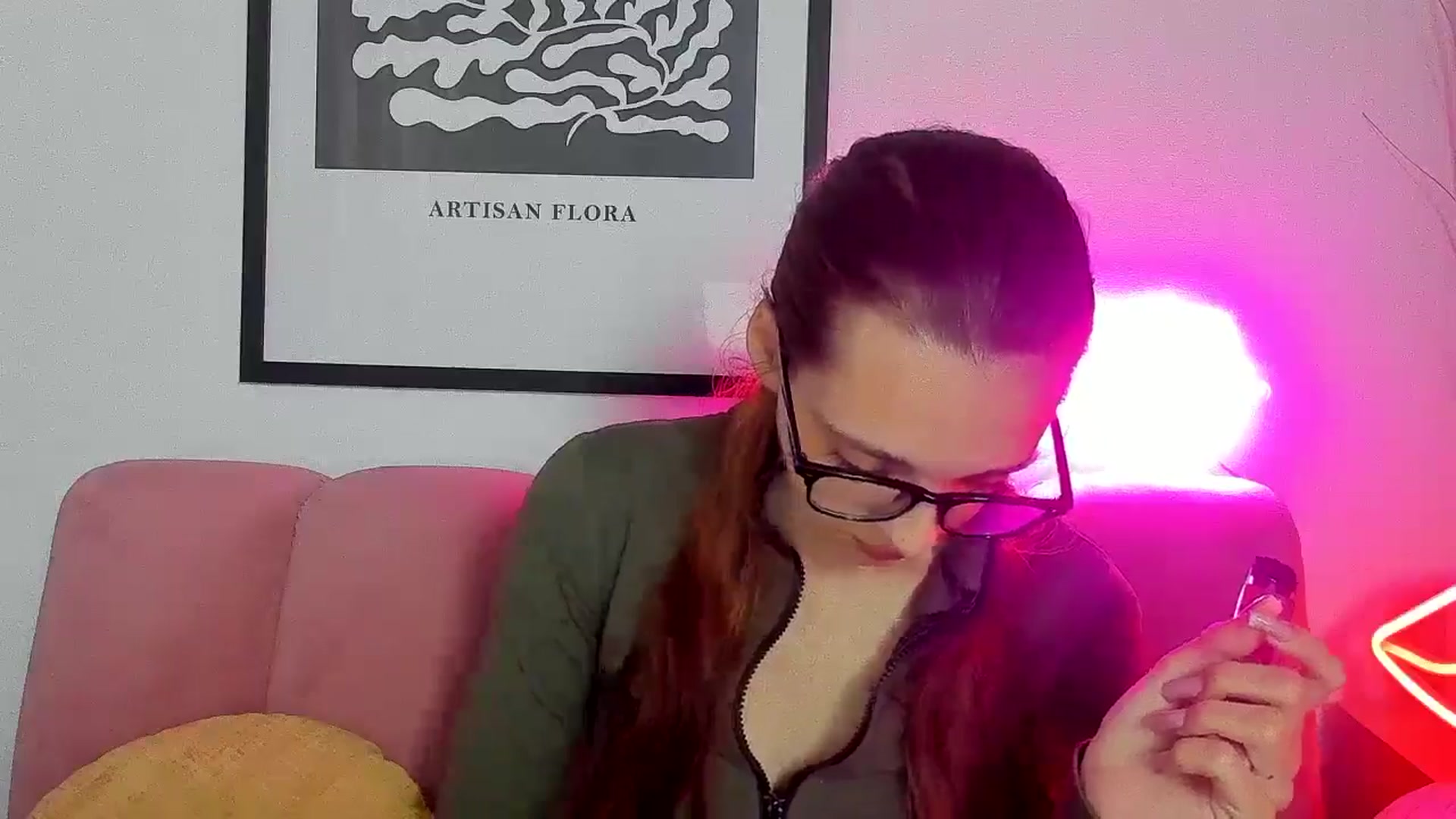 Gallery image thumbnail from PollyVibe's myfreecams stream on, 04/23/2025, 12:33 image 8 of 20