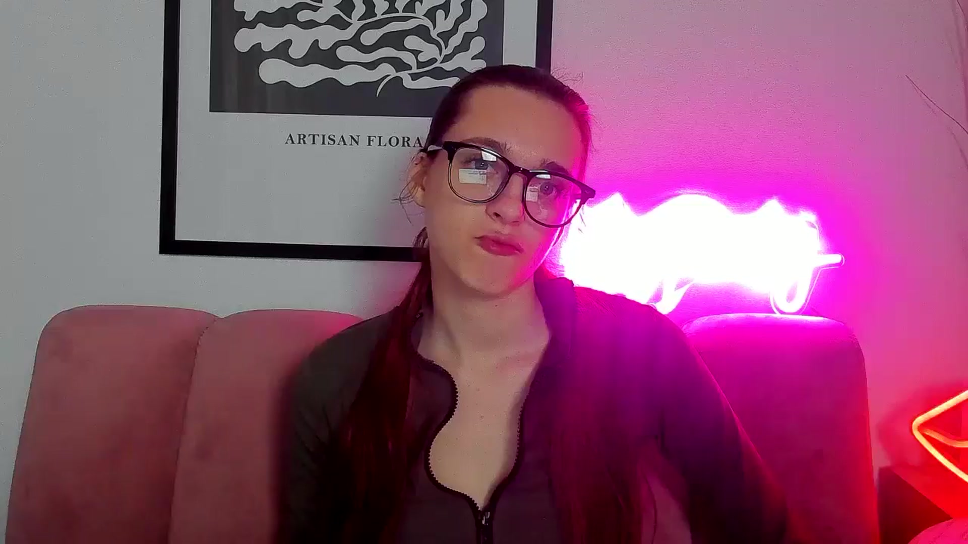 Gallery image thumbnail from PollyVibe's myfreecams stream on, 04/23/2025, 12:33 image 12 of 20