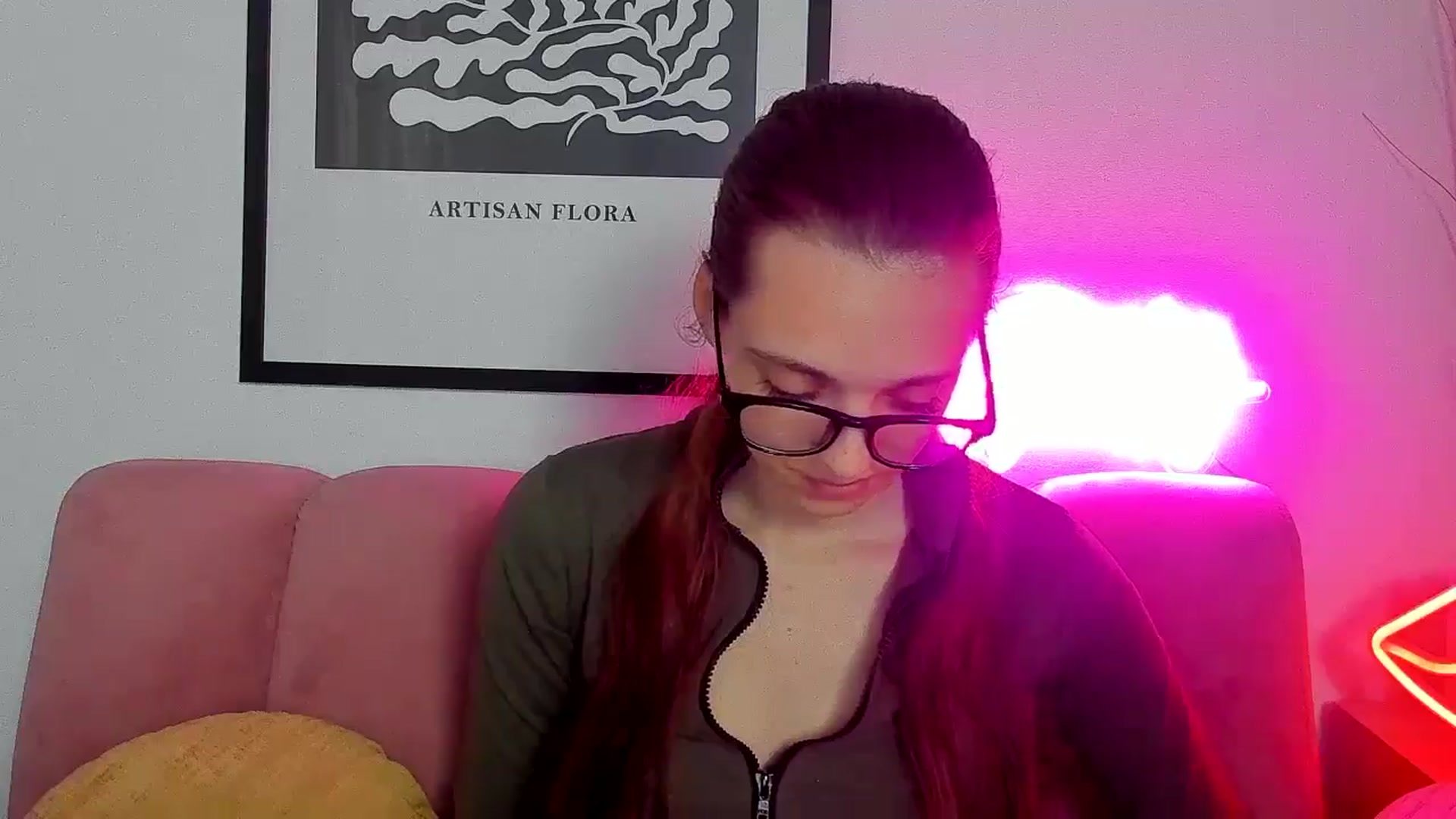 Gallery image thumbnail from PollyVibe's myfreecams stream on, 04/23/2025, 12:33 image 7 of 20