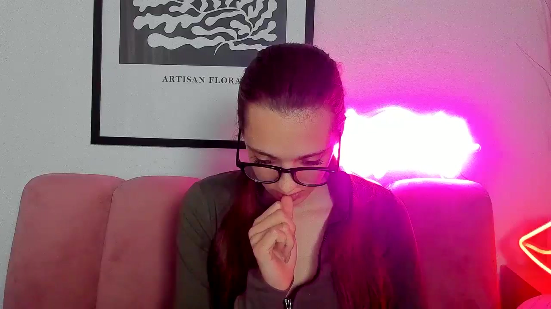 Gallery image thumbnail from PollyVibe's myfreecams stream on, 04/23/2025, 12:33 image 11 of 20