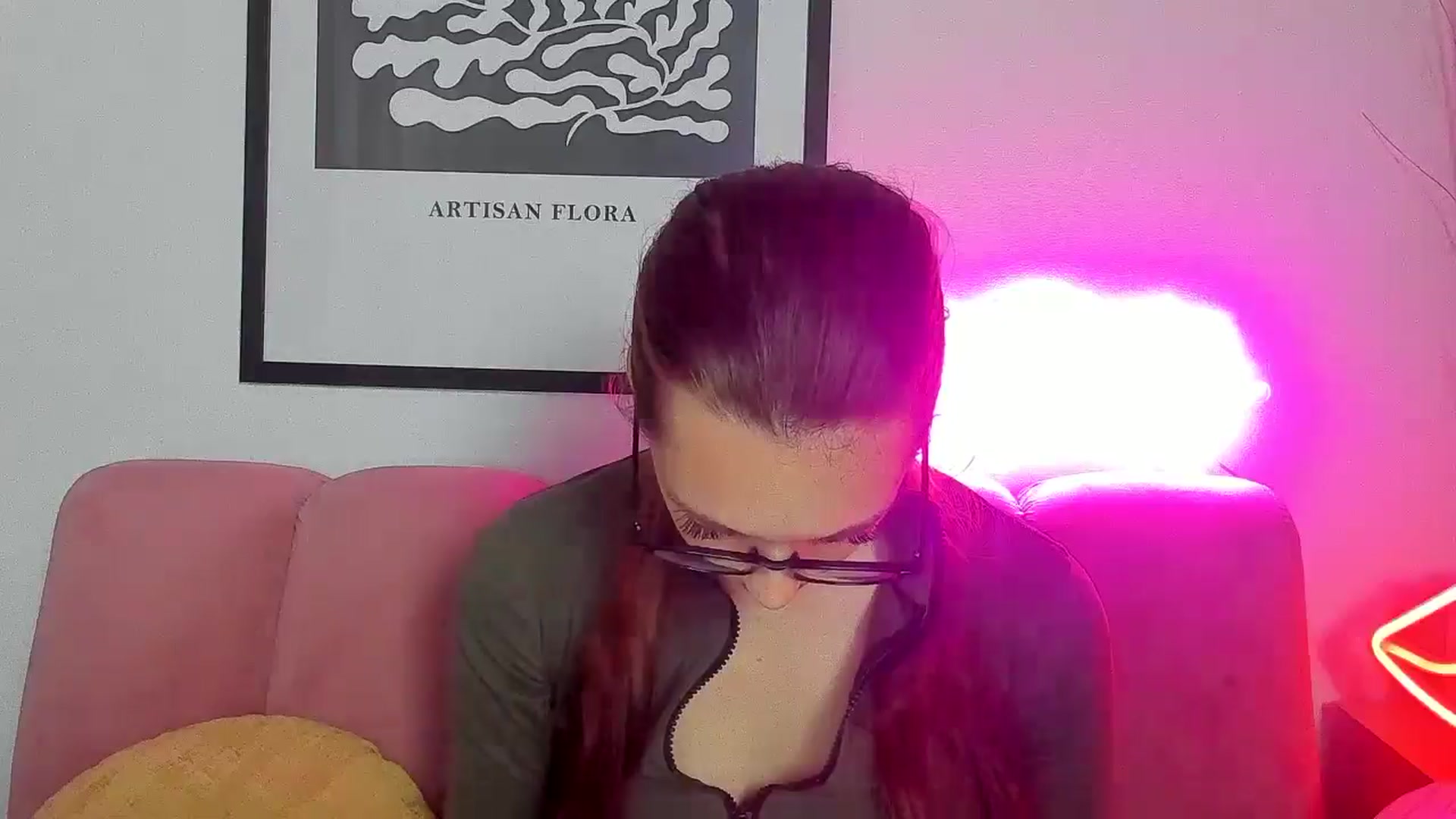 Gallery image thumbnail from PollyVibe's myfreecams stream on, 04/23/2025, 12:33 image 9 of 20