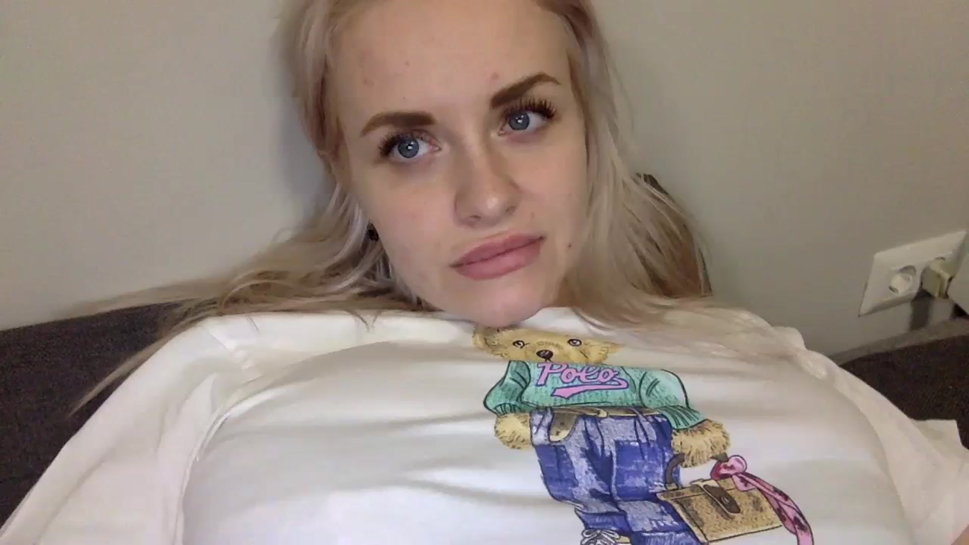 Gallery image thumbnail from Polly_213109's myfreecams stream on, 03/26/2024, 22:14 image 17 of 20