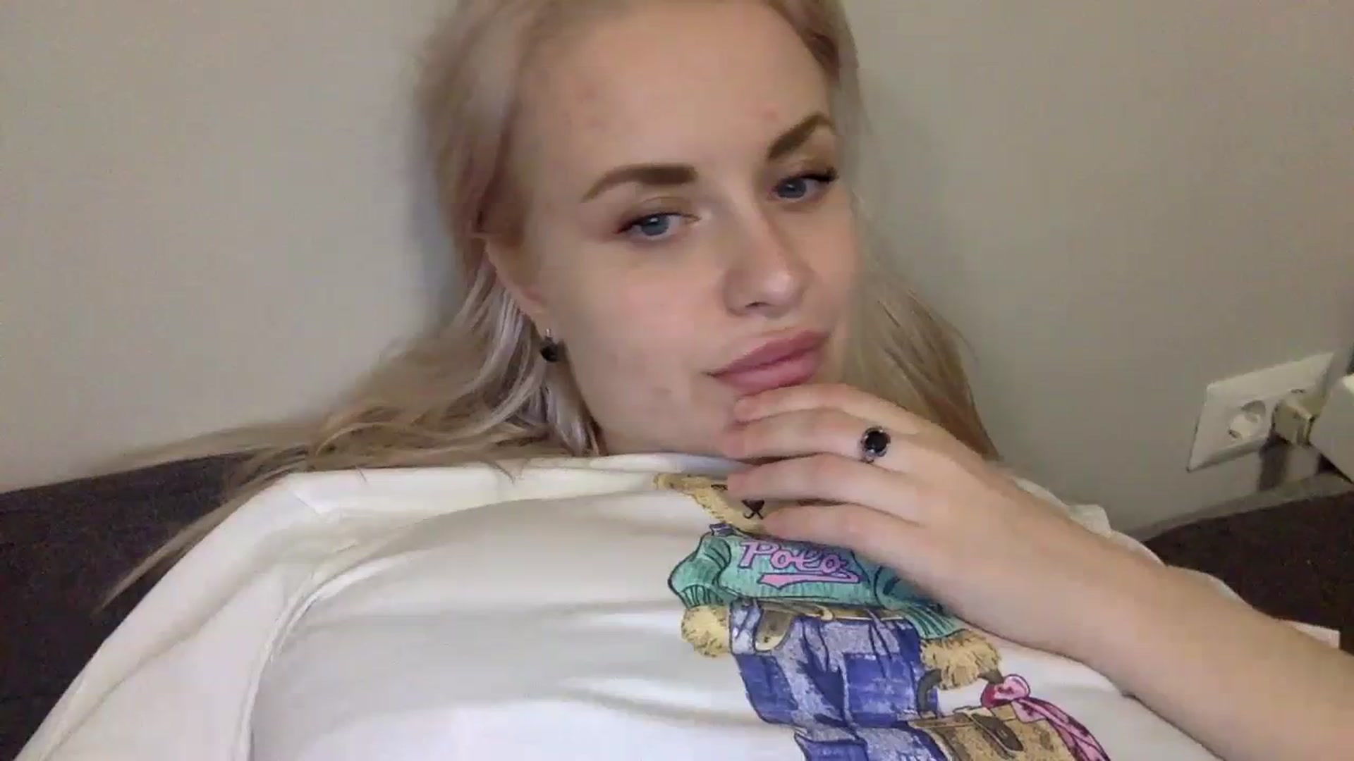 Gallery image thumbnail from Polly_213109's myfreecams stream on, 03/26/2024, 22:14 image 16 of 20