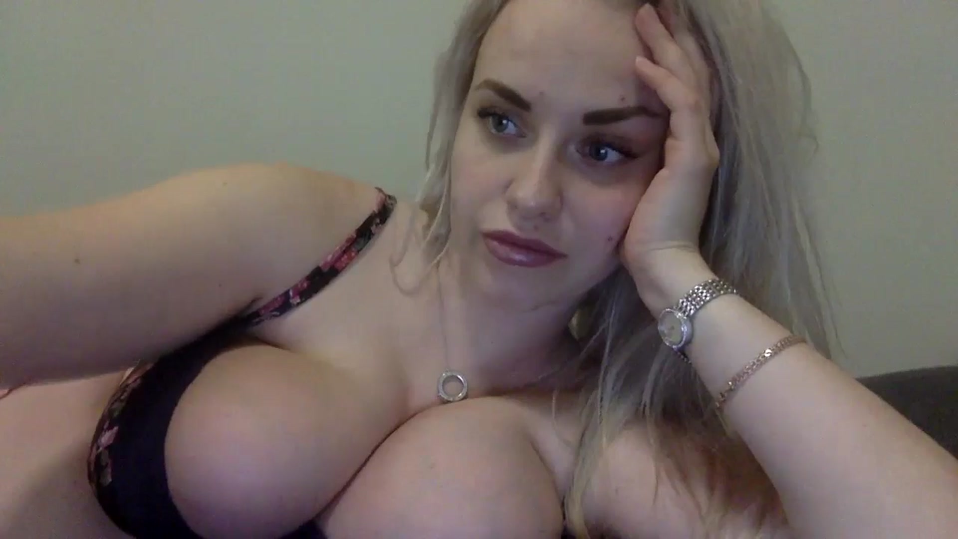 Gallery image thumbnail from Polly_213109's myfreecams stream on, 05/28/2024, 22:41 image 3 of 20