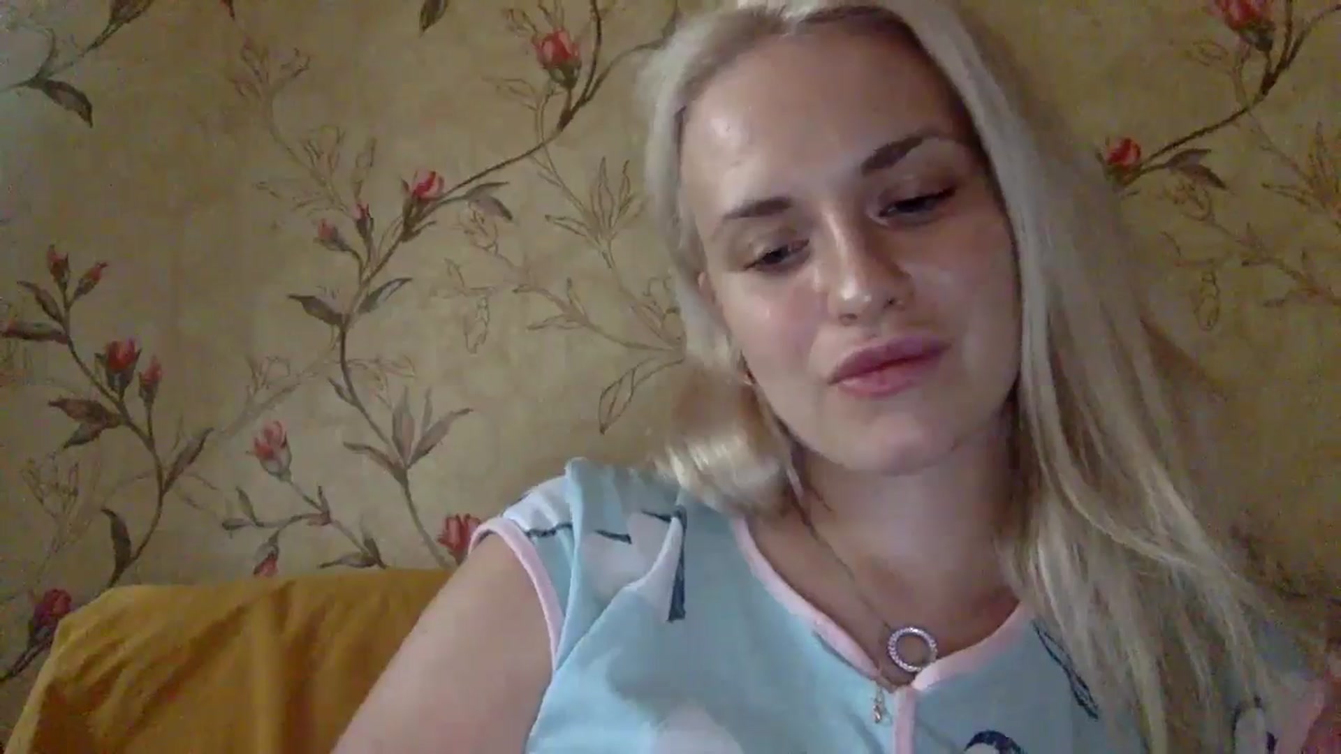 Gallery image thumbnail from Polly_213109's myfreecams stream on, 07/27/2024, 13:32 image 14 of 20