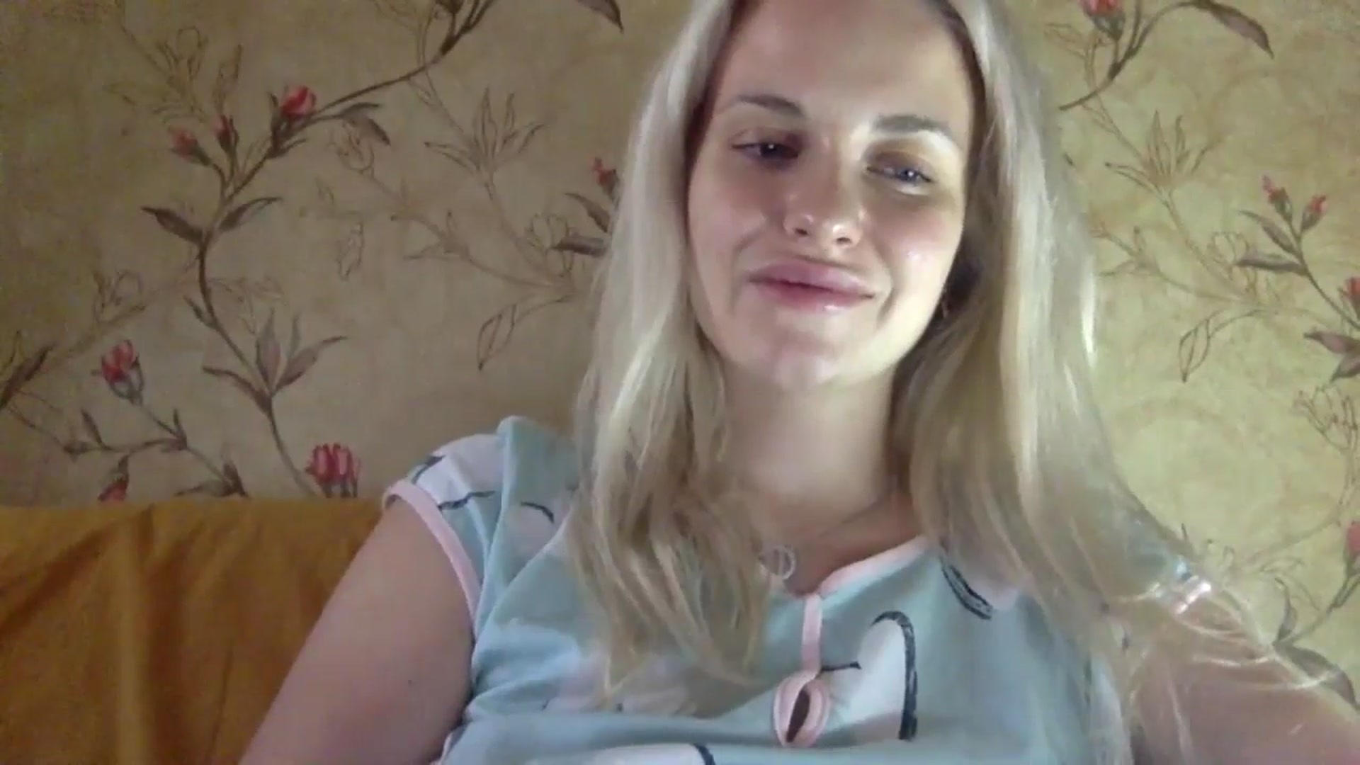 Gallery image thumbnail from Polly_213109's myfreecams stream on, 07/27/2024, 13:32 image 8 of 20