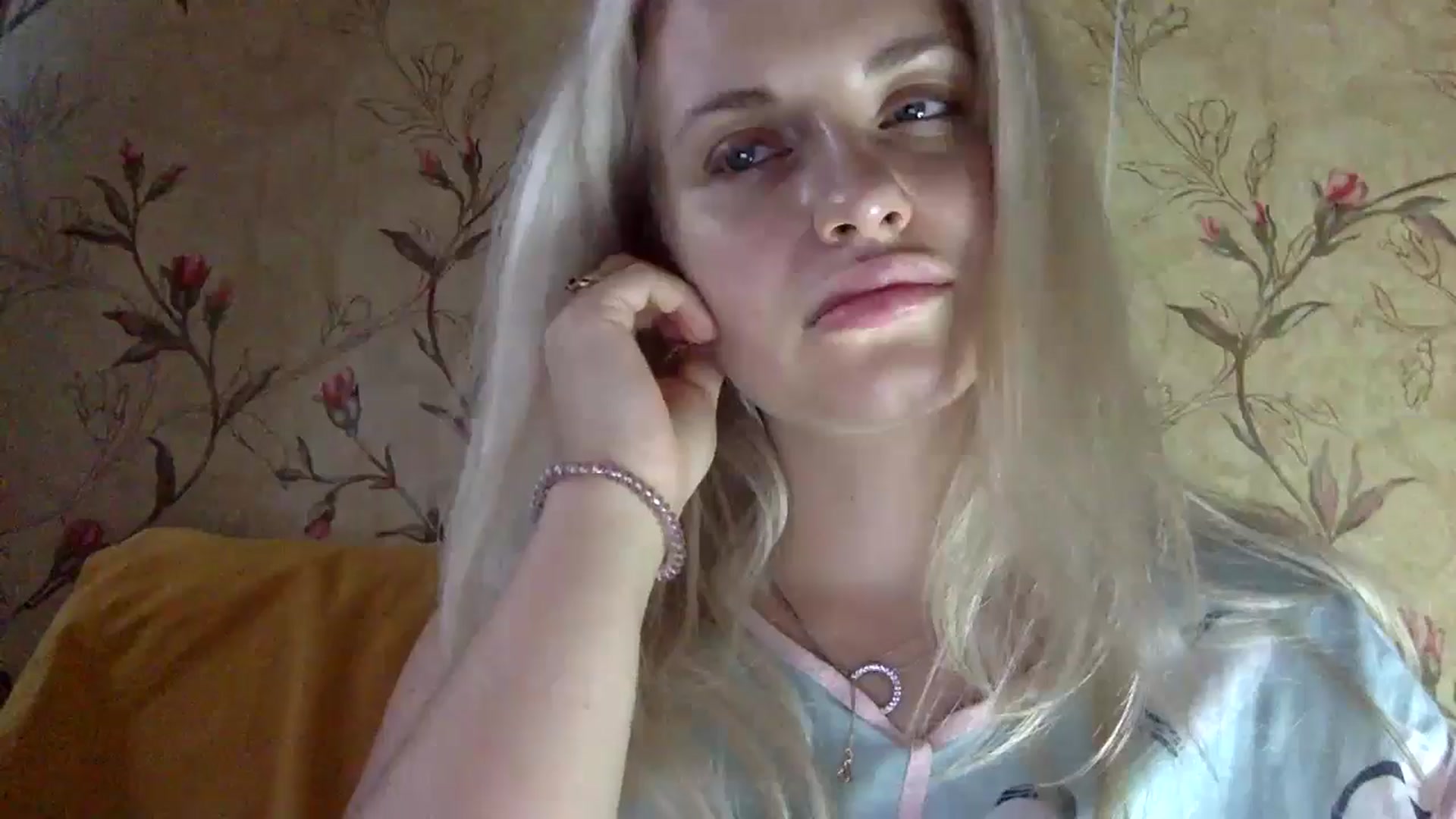 Gallery image thumbnail from Polly_213109's myfreecams stream on, 07/27/2024, 13:32 image 5 of 20