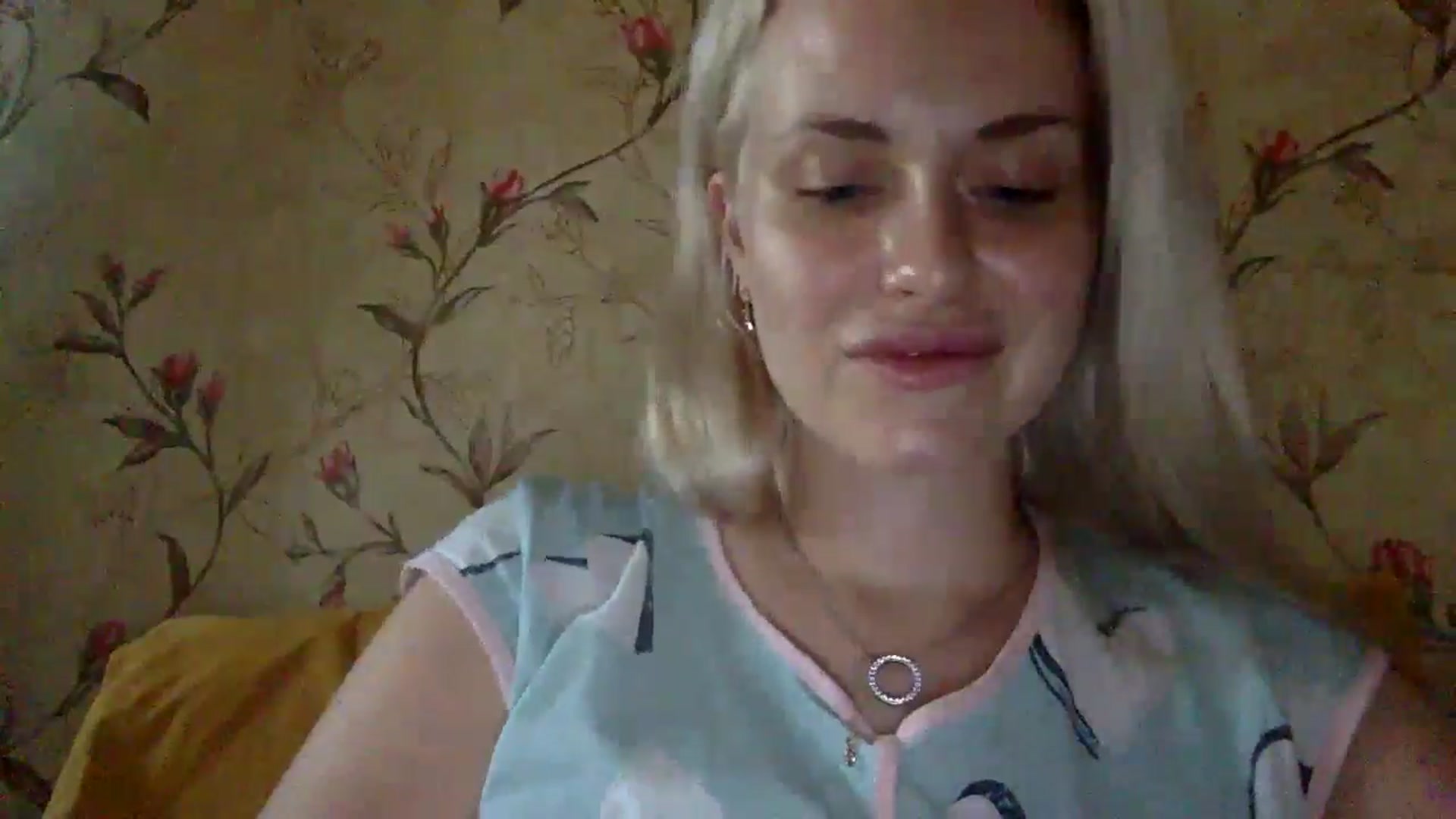 Gallery image thumbnail from Polly_213109's myfreecams stream on, 07/27/2024, 13:32 image 15 of 20