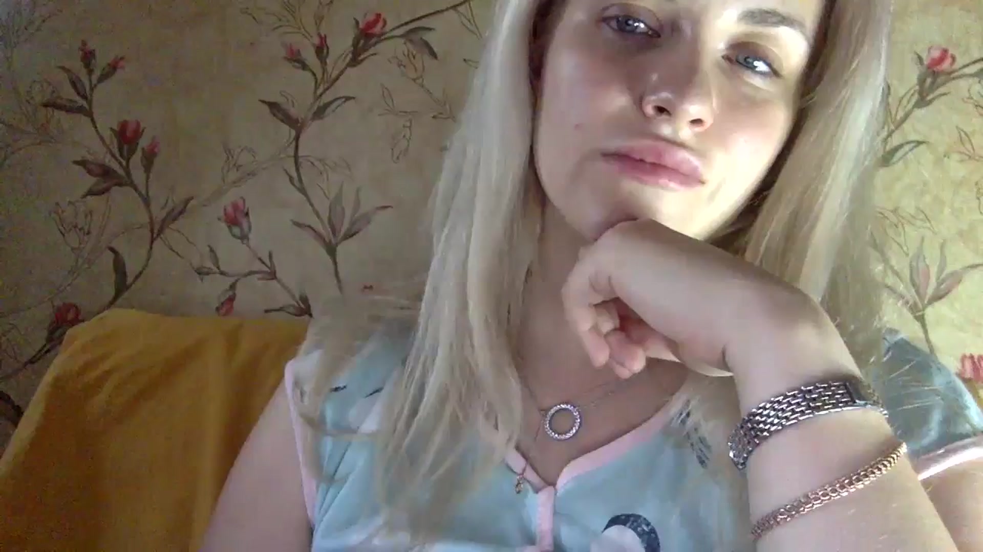 Gallery image thumbnail from Polly_213109's myfreecams stream on, 07/27/2024, 13:32 image 1 of 20