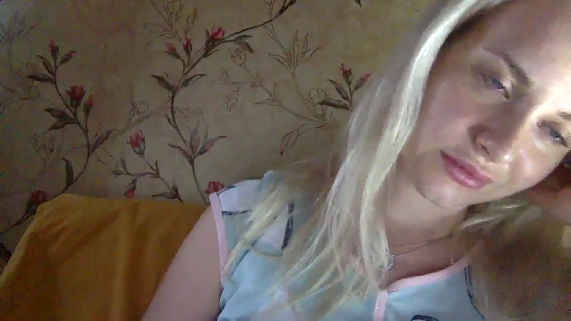 Gallery image thumbnail from Polly_213109's myfreecams stream on, 07/27/2024, 13:32 image 3 of 20