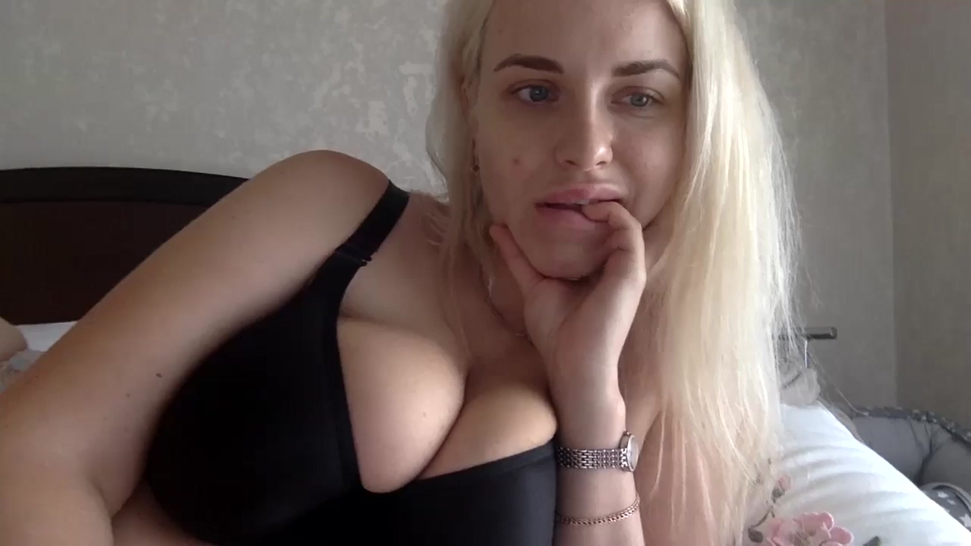 Gallery image thumbnail from Polly_213109's myfreecams stream on, 08/08/2024, 06:05 image 19 of 20