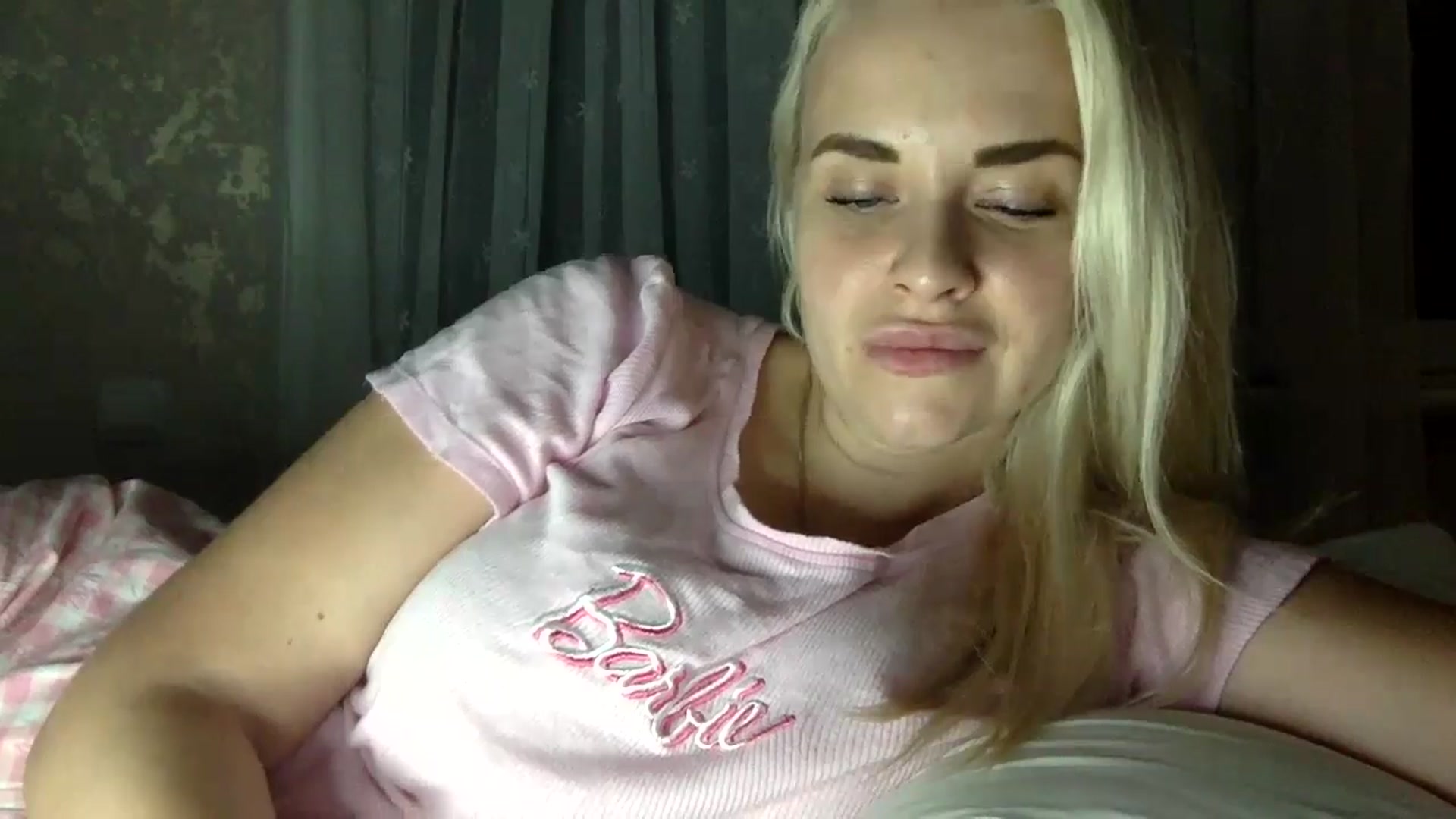 Gallery image thumbnail from Polly_213109's myfreecams stream on, 08/21/2024, 22:28 image 19 of 20