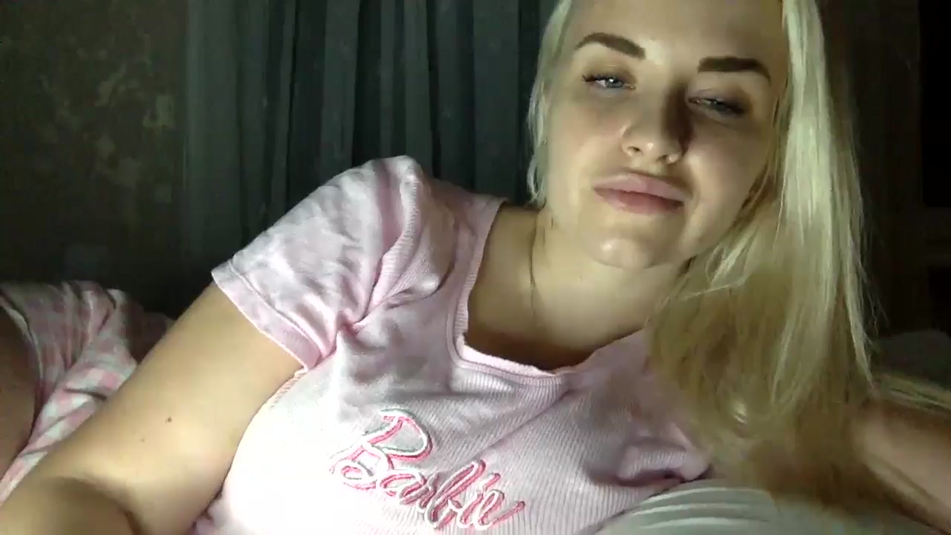 Gallery image thumbnail from Polly_213109's myfreecams stream on, 08/21/2024, 22:28 image 8 of 20