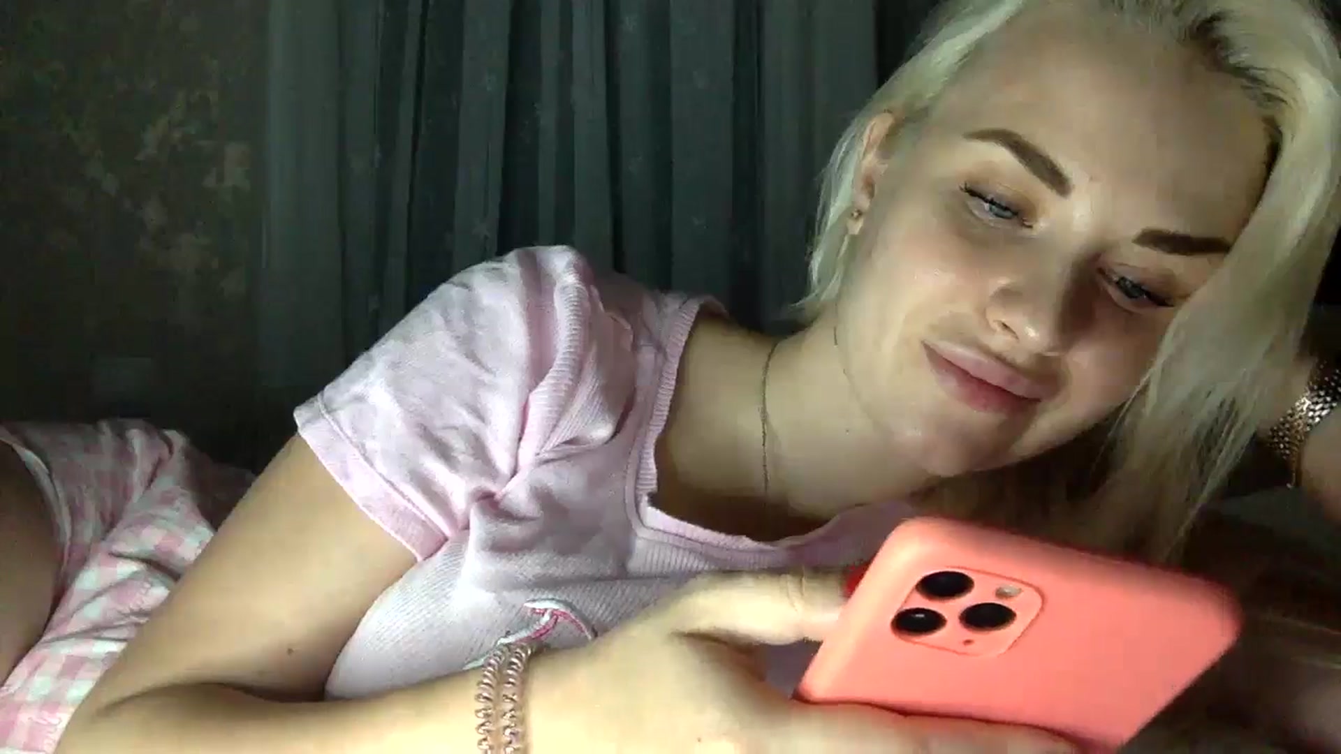 Gallery image thumbnail from Polly_213109's myfreecams stream on, 08/21/2024, 22:28 image 6 of 20