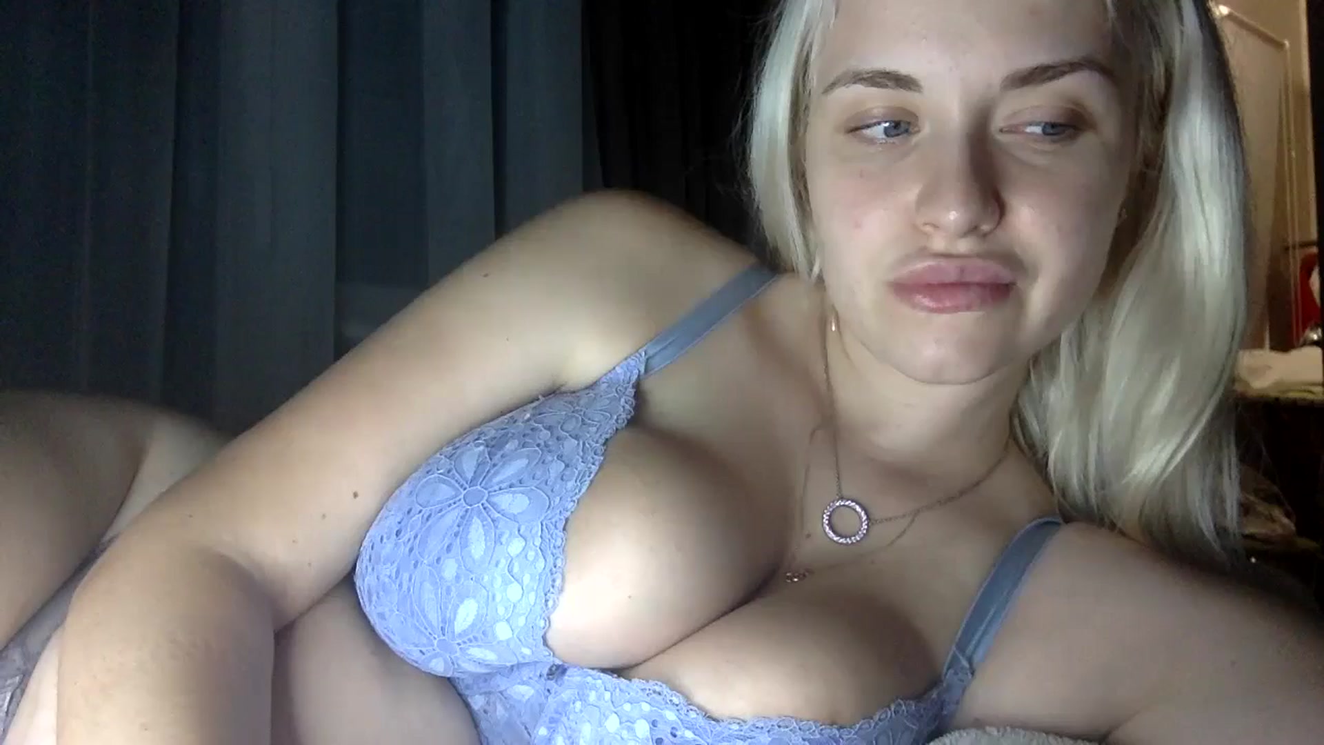 Gallery image thumbnail from Polly_213109's myfreecams stream on, 09/10/2024, 21:00 image 1 of 20