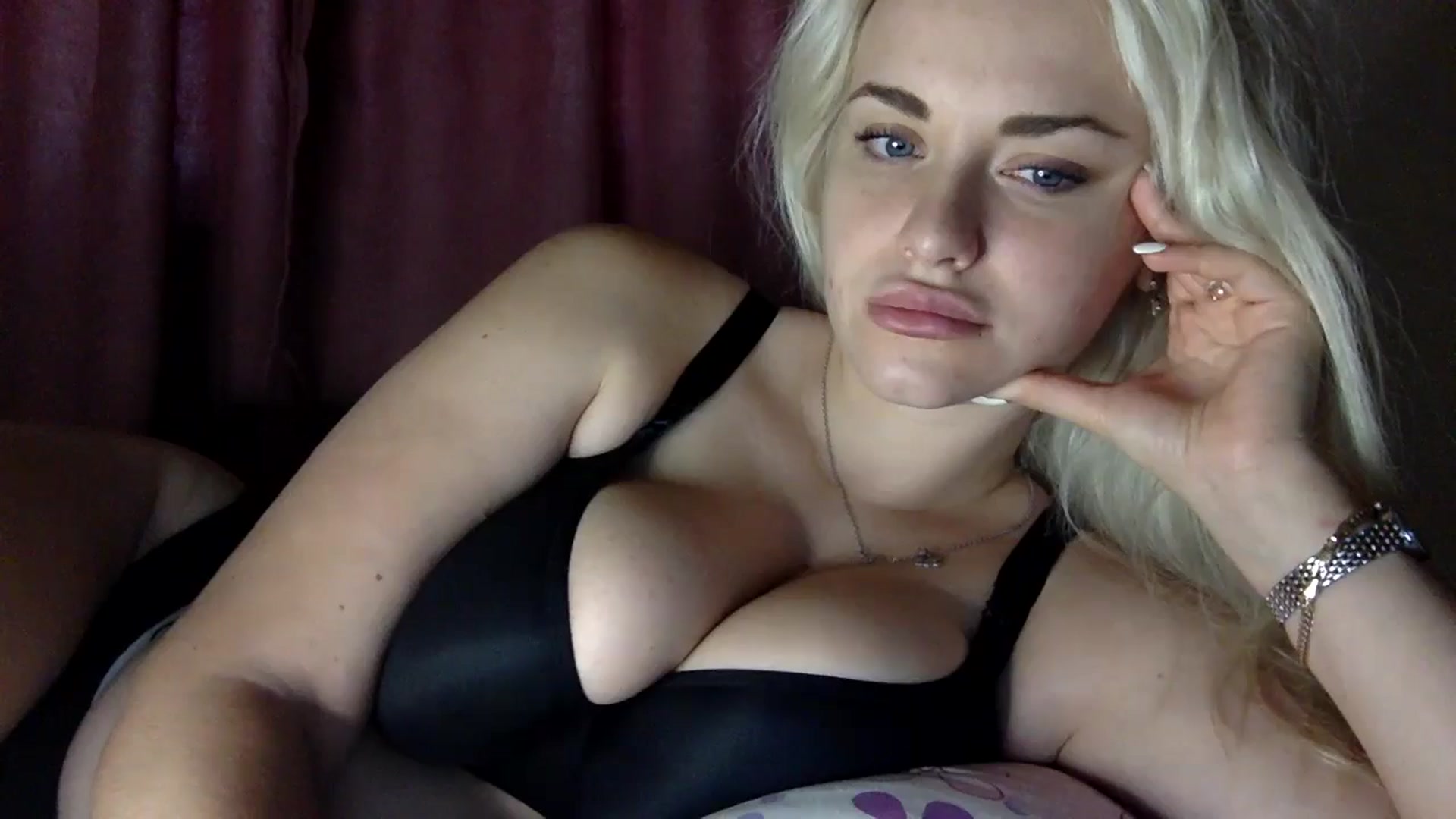 Gallery image thumbnail from Polly_213109's myfreecams stream on, 09/29/2024, 04:40 image 10 of 20