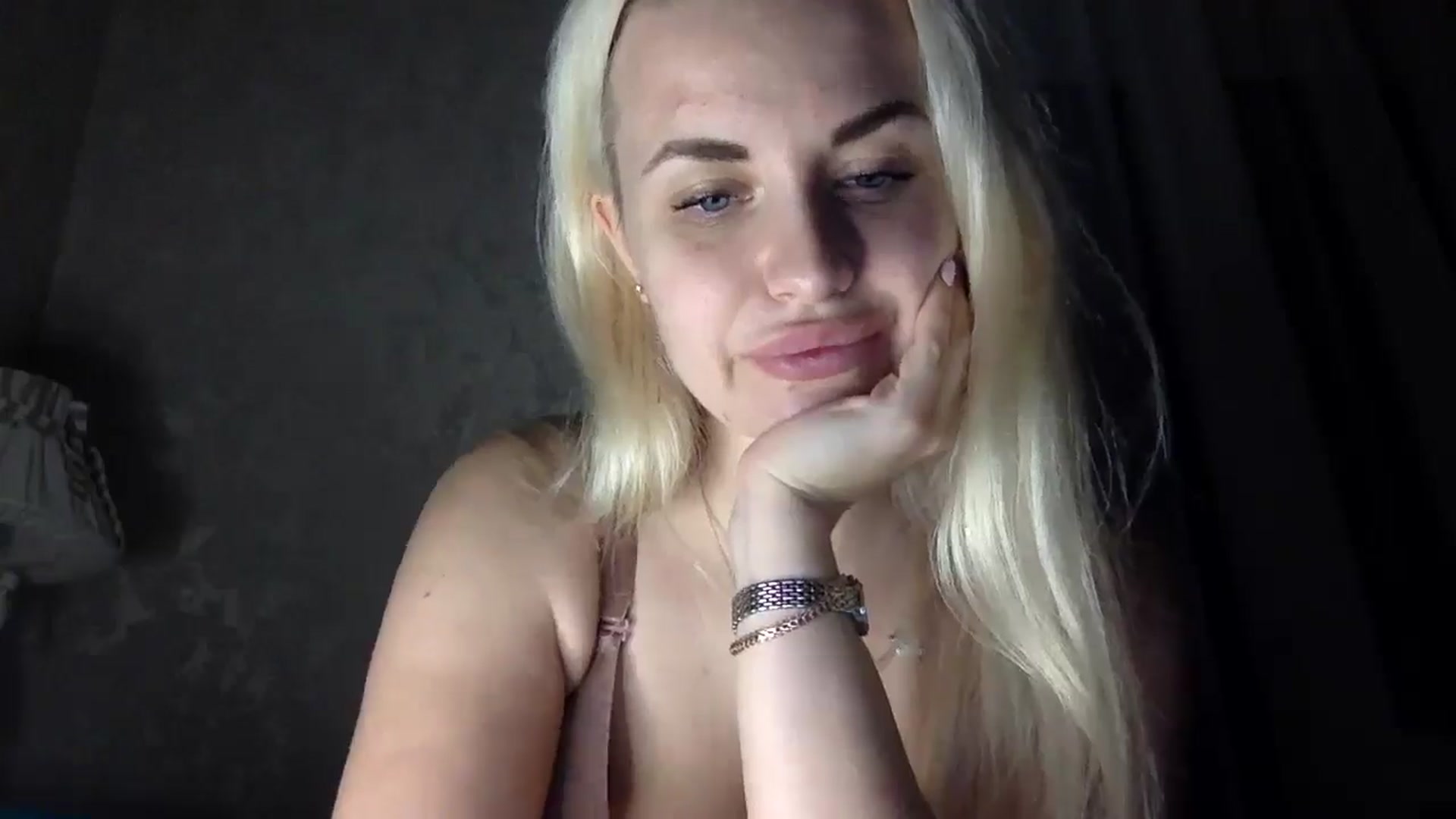 Gallery image thumbnail from Polly_213109's myfreecams stream on, 12/08/2024, 23:11 image 11 of 20