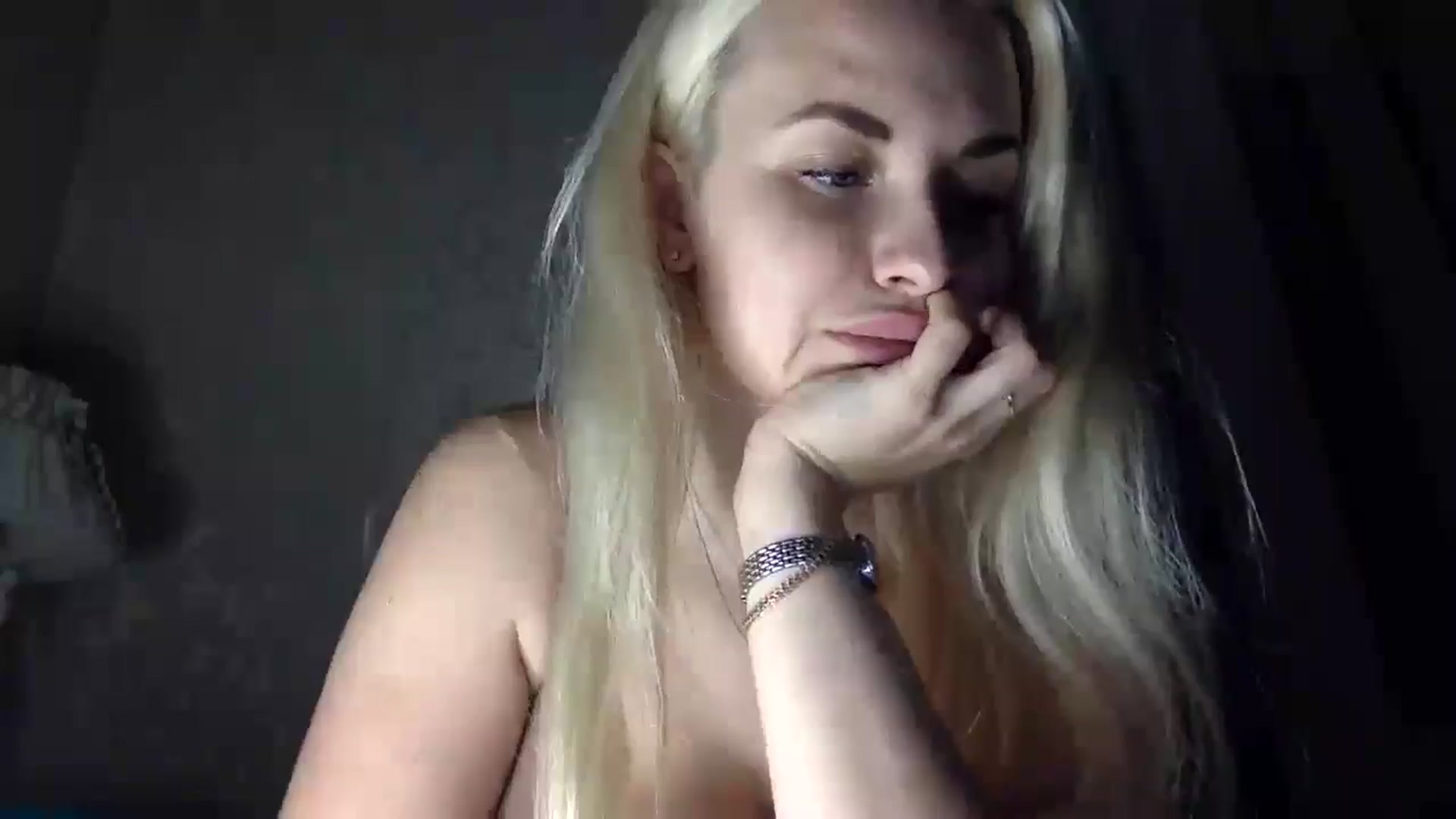 Gallery image thumbnail from Polly_213109's myfreecams stream on, 12/08/2024, 23:11 image 17 of 20