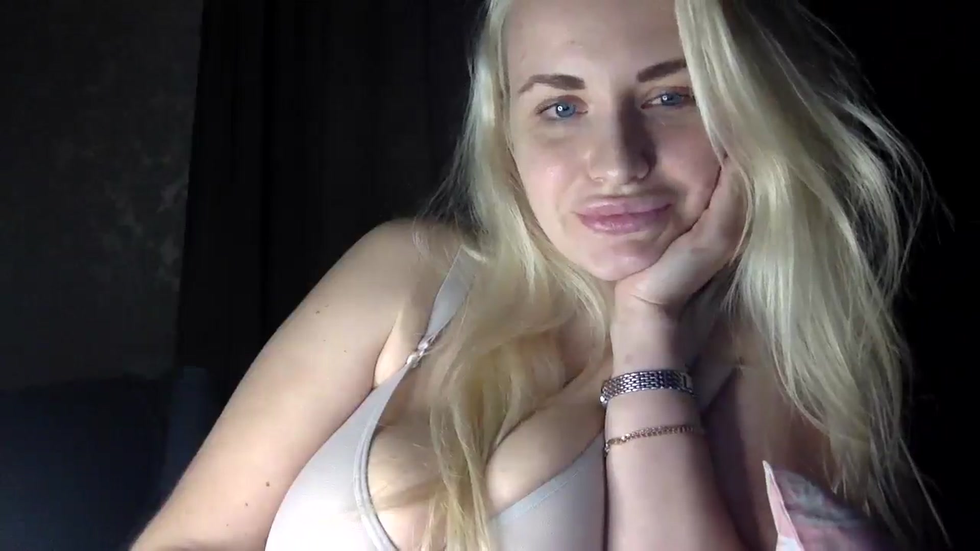 Gallery image thumbnail from Polly_213109's myfreecams stream on, 02/15/2025, 23:23 image 2 of 20