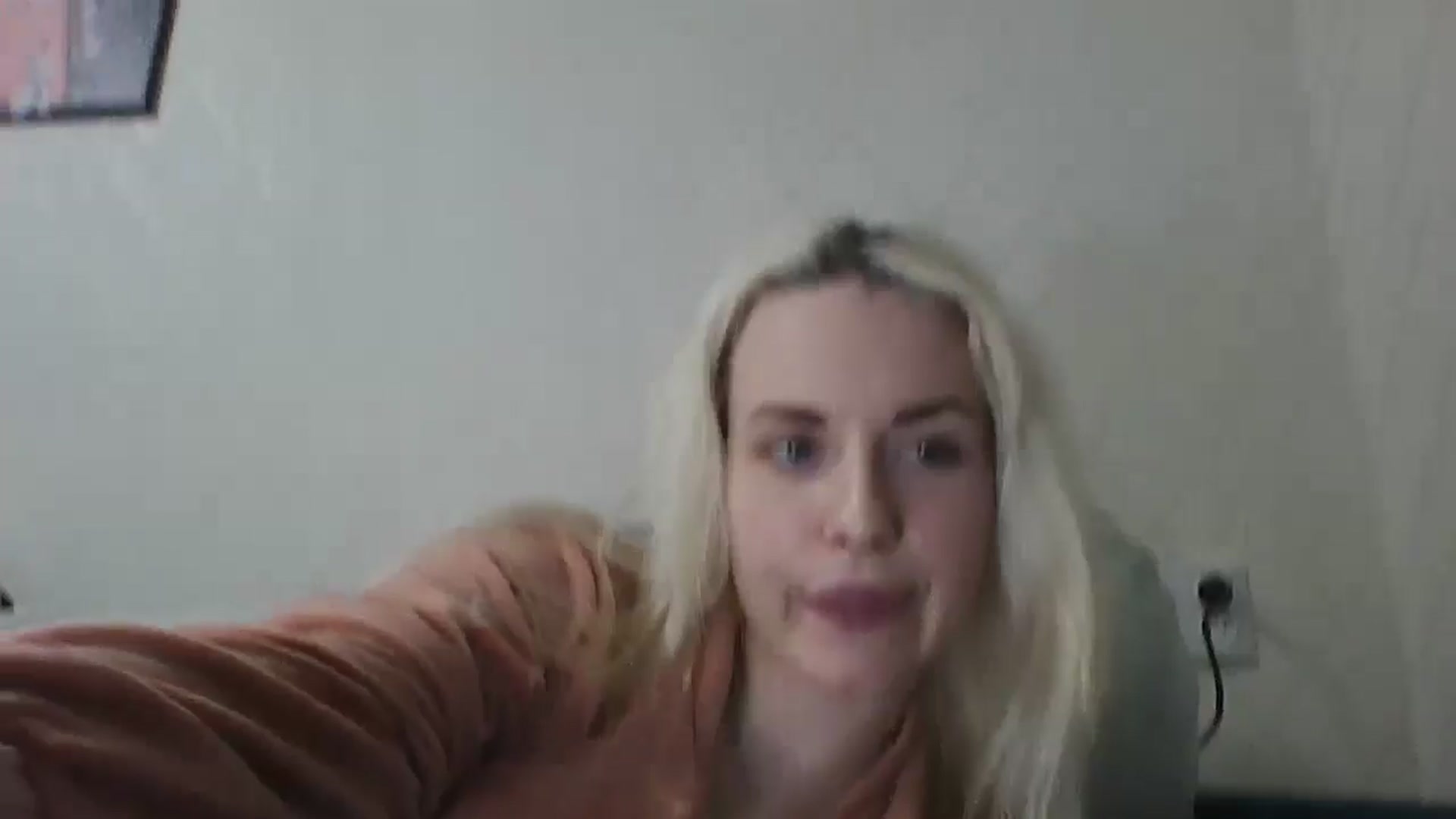 Gallery image thumbnail from Polly_213109's myfreecams stream on, 04/08/2025, 22:42 image 5 of 20