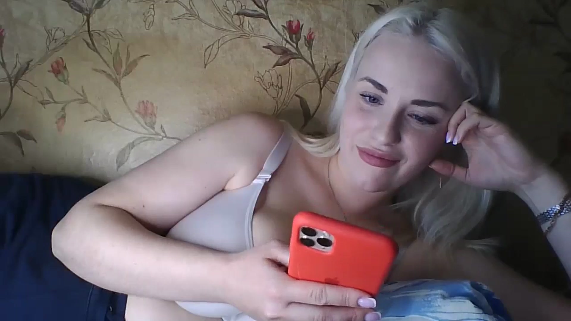 Gallery image thumbnail from Polly_213109's myfreecams stream on, 04/15/2025, 15:29 image 13 of 20