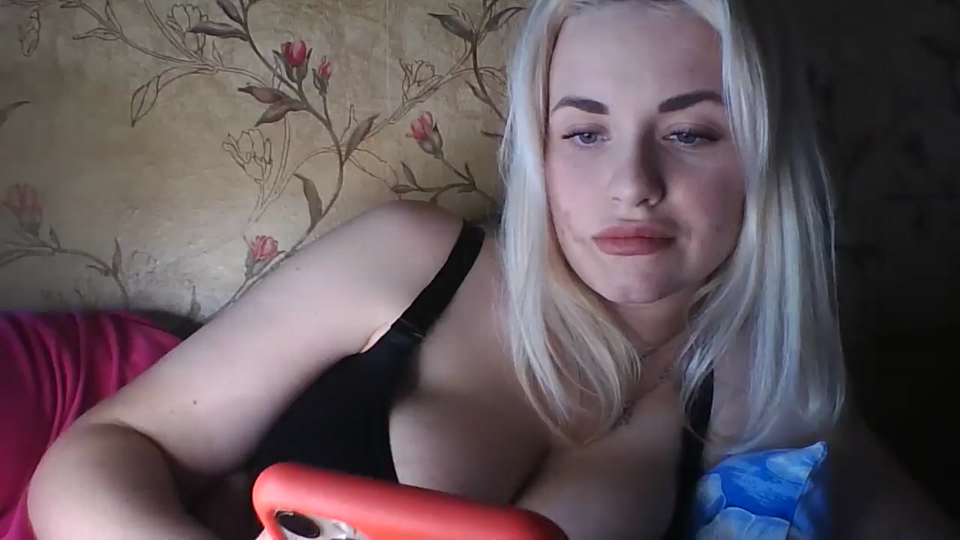 Gallery image thumbnail from Polly_213109's myfreecams stream on, 04/28/2025, 14:21 image 16 of 20
