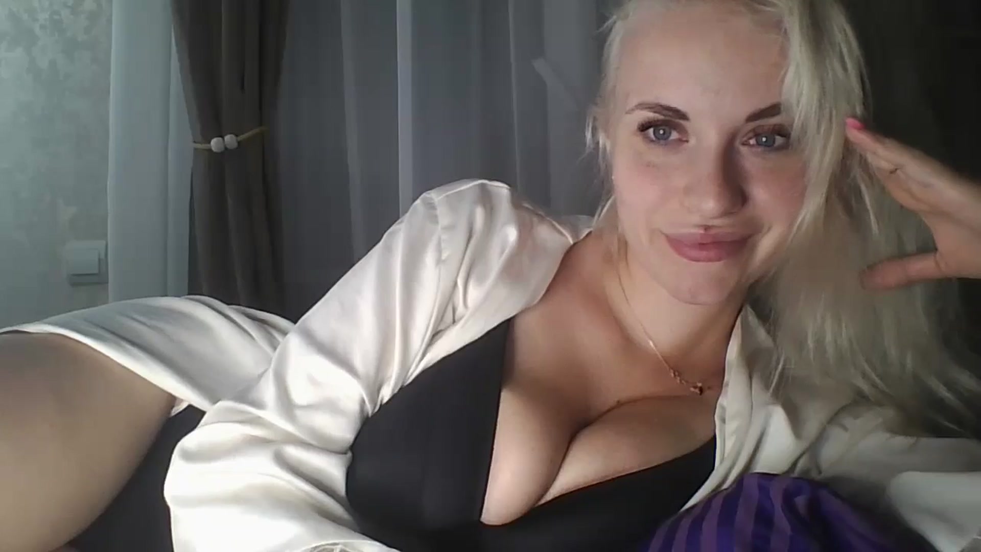Gallery image thumbnail from Polly_213109's myfreecams stream on, 09/02/2025, 23:22 image 4 of 20