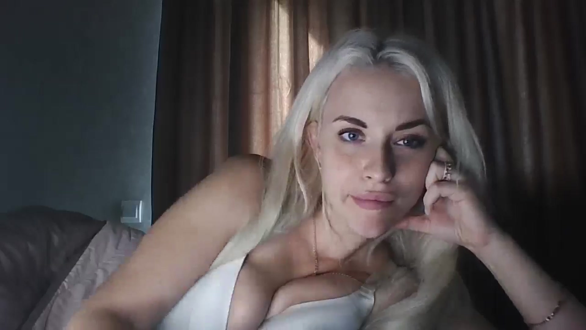 Gallery image thumbnail from Polly_213109's myfreecams stream on, 09/12/2025, 05:46 image 16 of 20