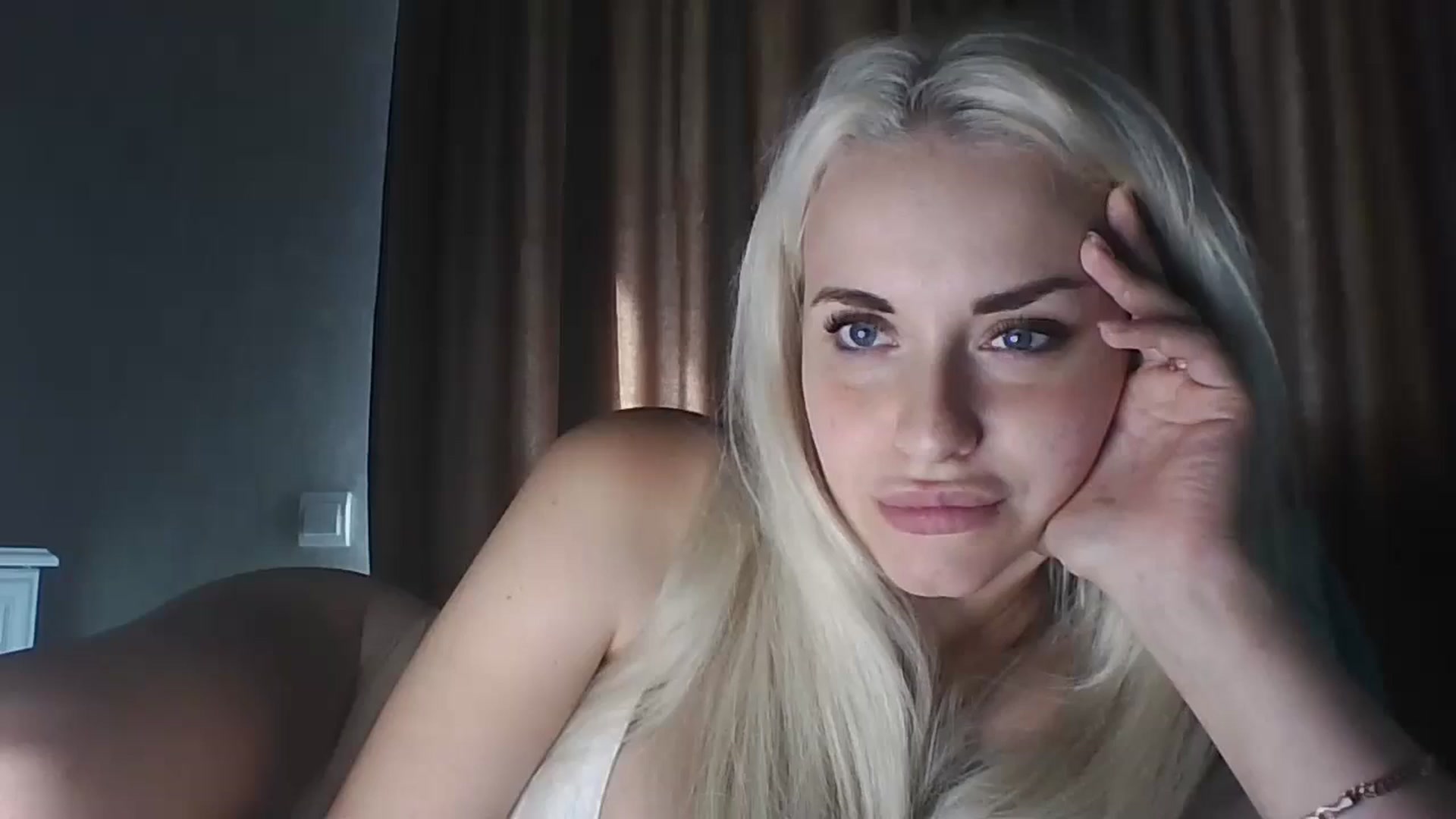 Gallery image thumbnail from Polly_213109's myfreecams stream on, 09/12/2025, 06:07 image 20 of 20