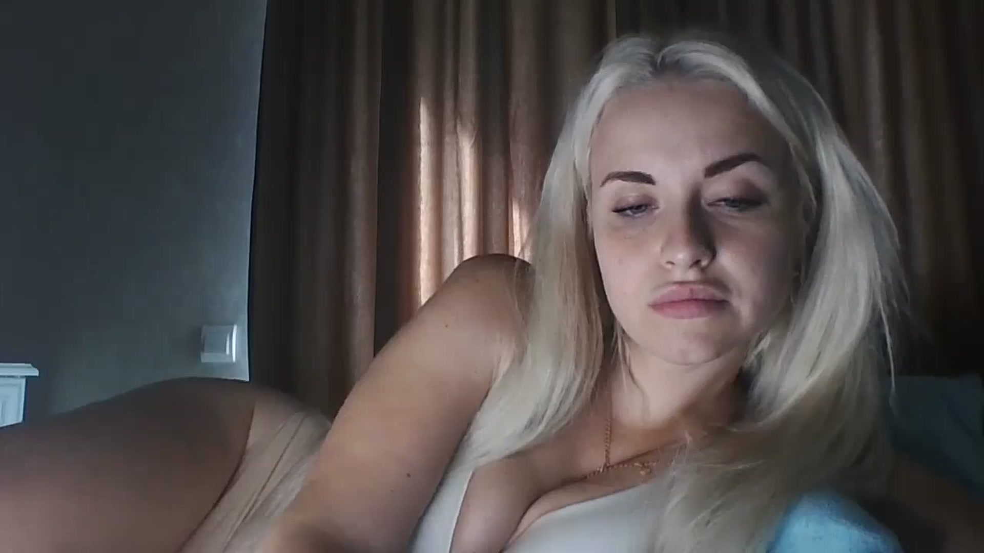 Gallery image thumbnail from Polly_213109's myfreecams stream on, 09/12/2025, 06:07 image 9 of 20