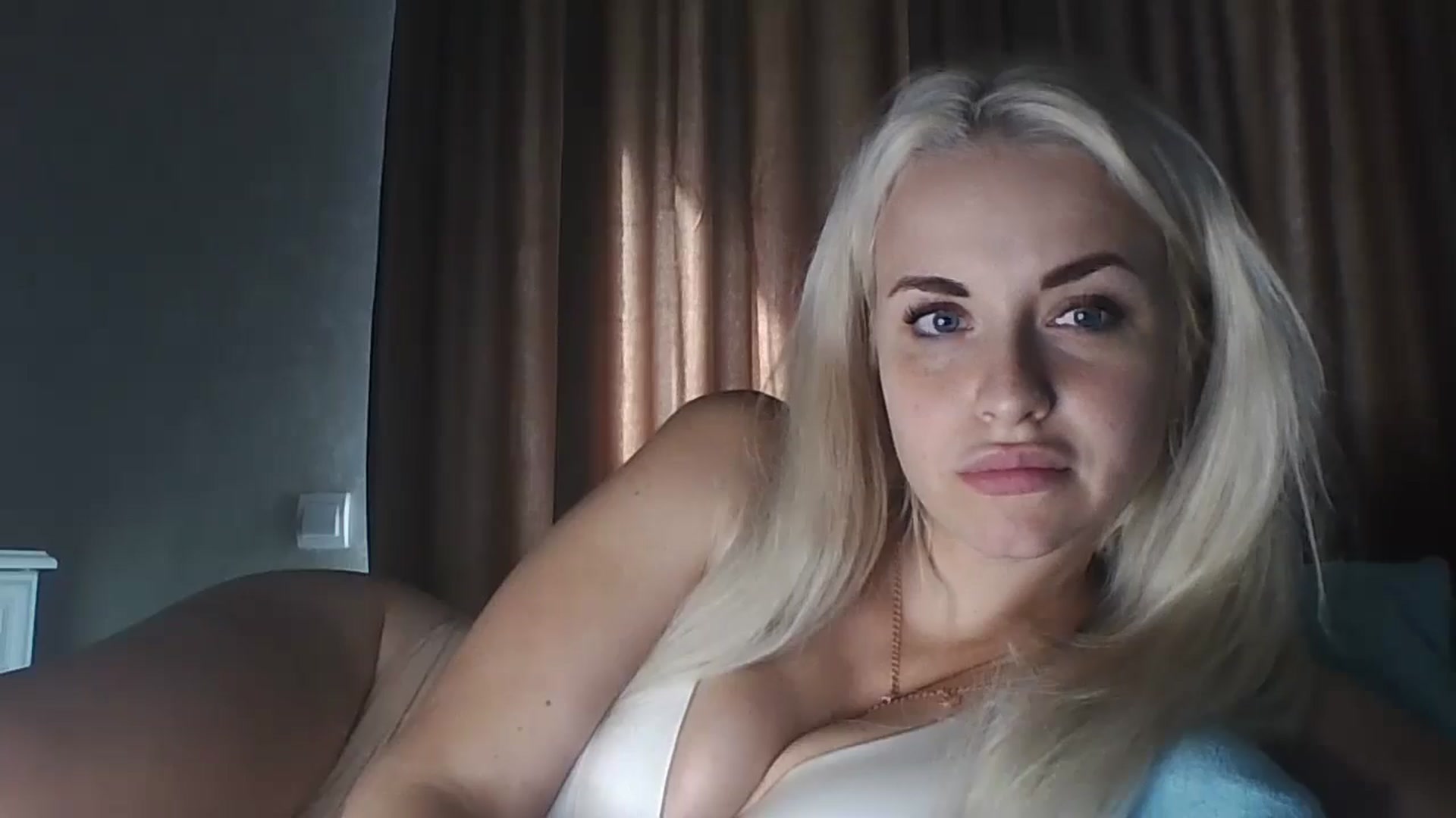 Gallery image thumbnail from Polly_213109's myfreecams stream on, 09/12/2025, 06:07 image 8 of 20