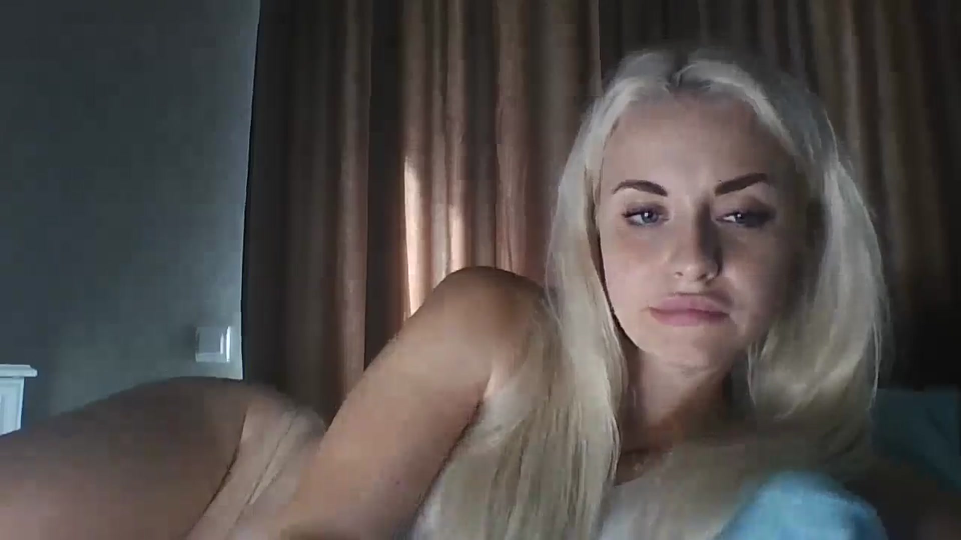 Gallery image thumbnail from Polly_213109's myfreecams stream on, 09/12/2025, 06:07 image 17 of 20