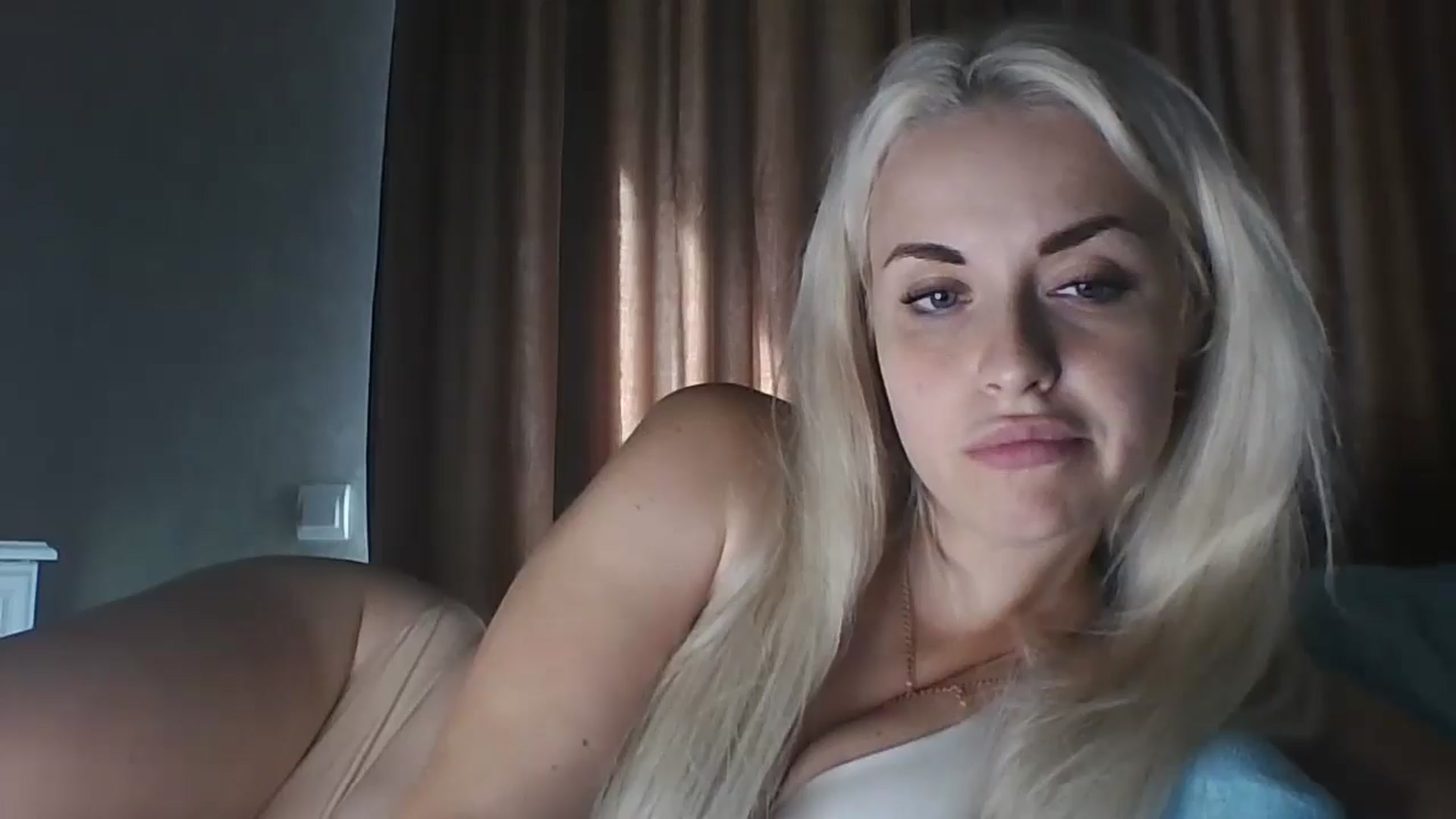 Gallery image thumbnail from Polly_213109's myfreecams stream on, 09/12/2025, 06:07 image 11 of 20