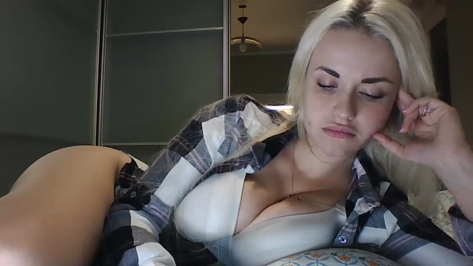 Gallery image thumbnail from Polly_213109's myfreecams stream on, 10/11/2025, 21:20 image 5 of 20