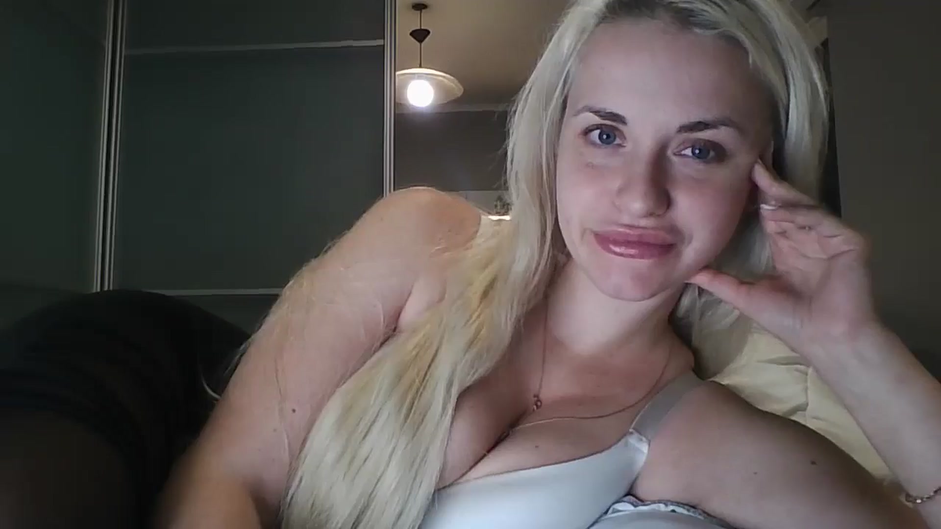 Gallery image thumbnail from Polly_213109's myfreecams stream on, 10/18/2025, 22:44 image 7 of 20