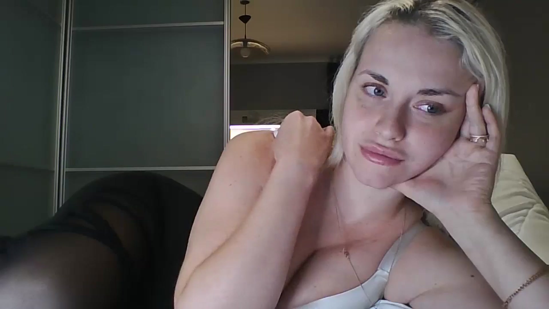 Gallery image thumbnail from Polly_213109's myfreecams stream on, 10/18/2025, 23:15 image 20 of 20