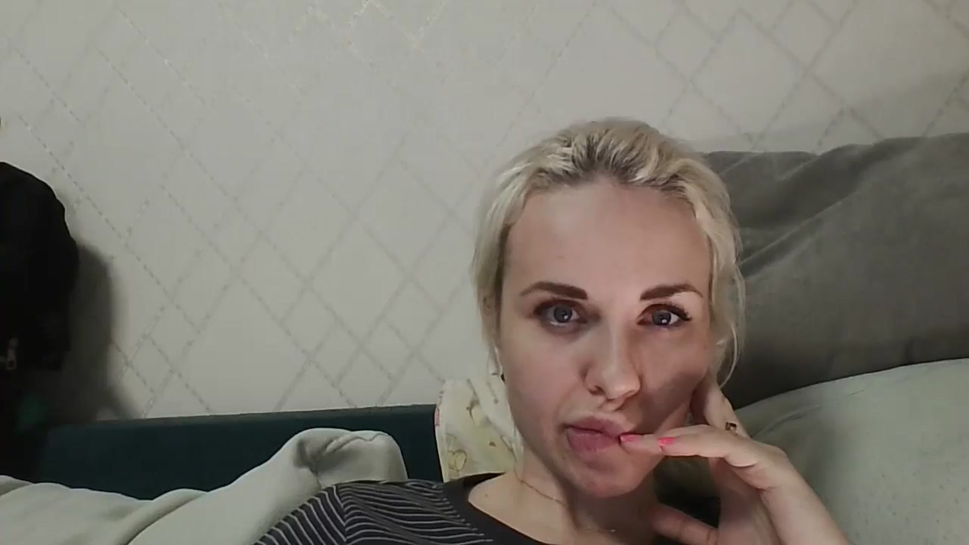 Gallery image thumbnail from Polly_213109's myfreecams stream on, 11/25/2025, 22:31 image 11 of 20