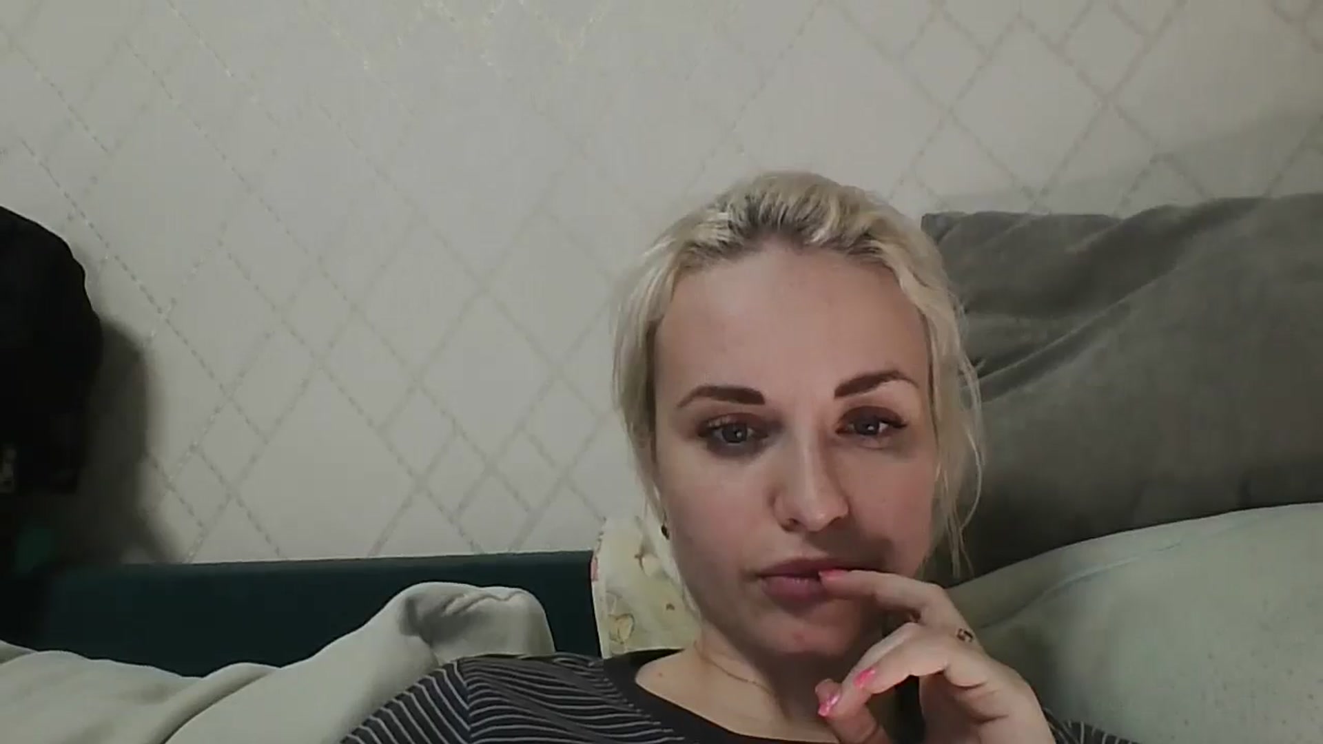 Gallery image thumbnail from Polly_213109's myfreecams stream on, 11/25/2025, 22:31 image 9 of 20