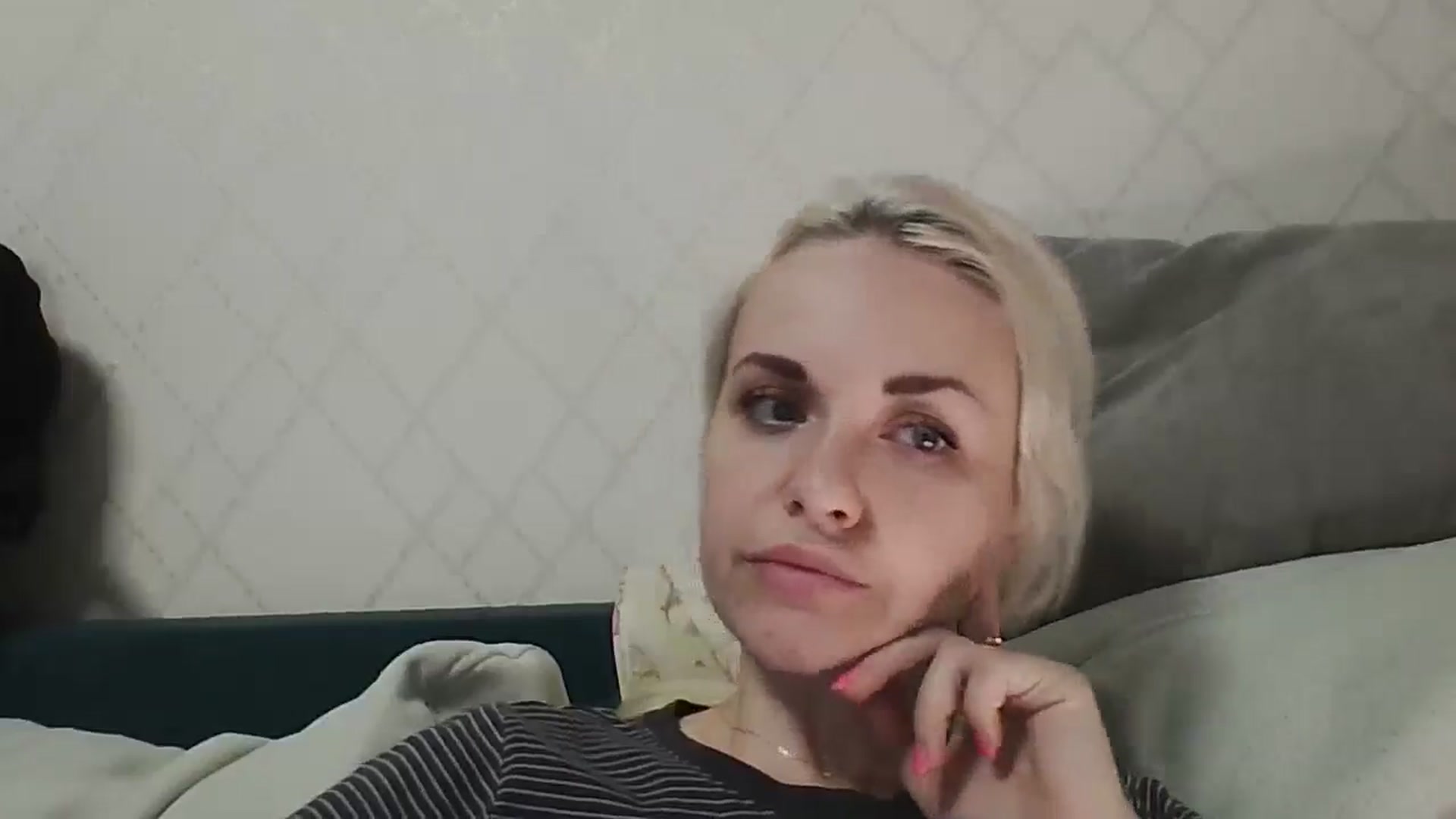 Gallery image thumbnail from Polly_213109's myfreecams stream on, 11/25/2025, 22:31 image 2 of 20