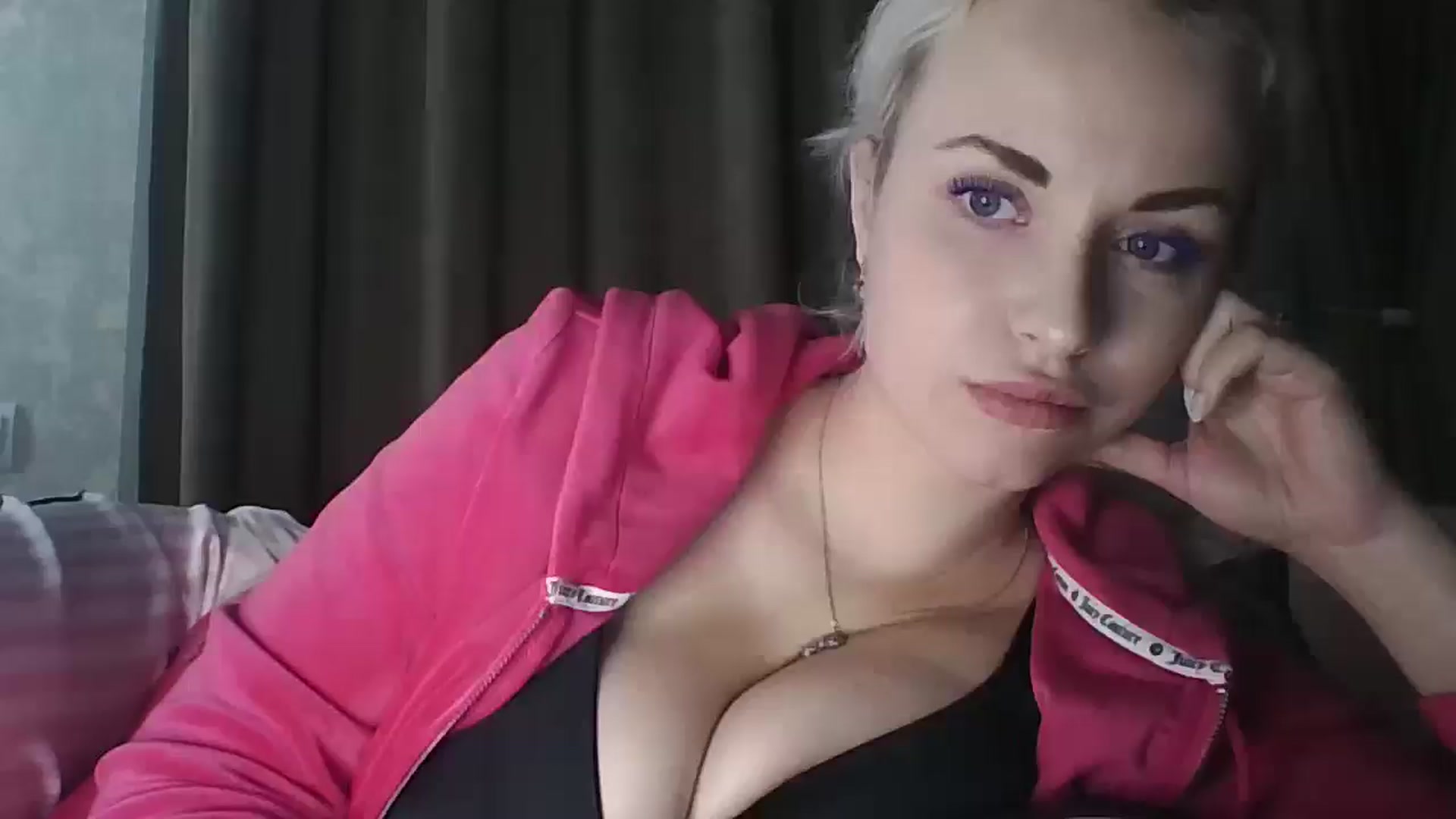 Gallery image thumbnail from Polly_213109's myfreecams stream on, 12/18/2025, 18:00 image 11 of 20
