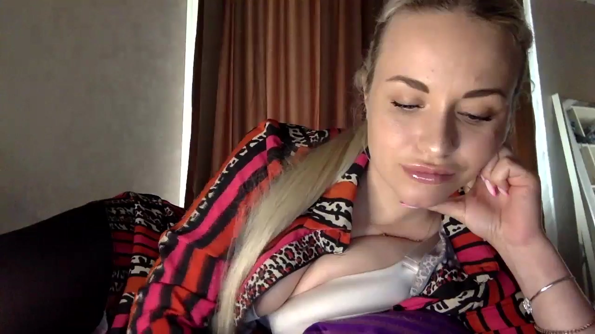 Gallery image thumbnail from Polly_213109's myfreecams stream on, 05/04/2026, 09:50 image 6 of 20