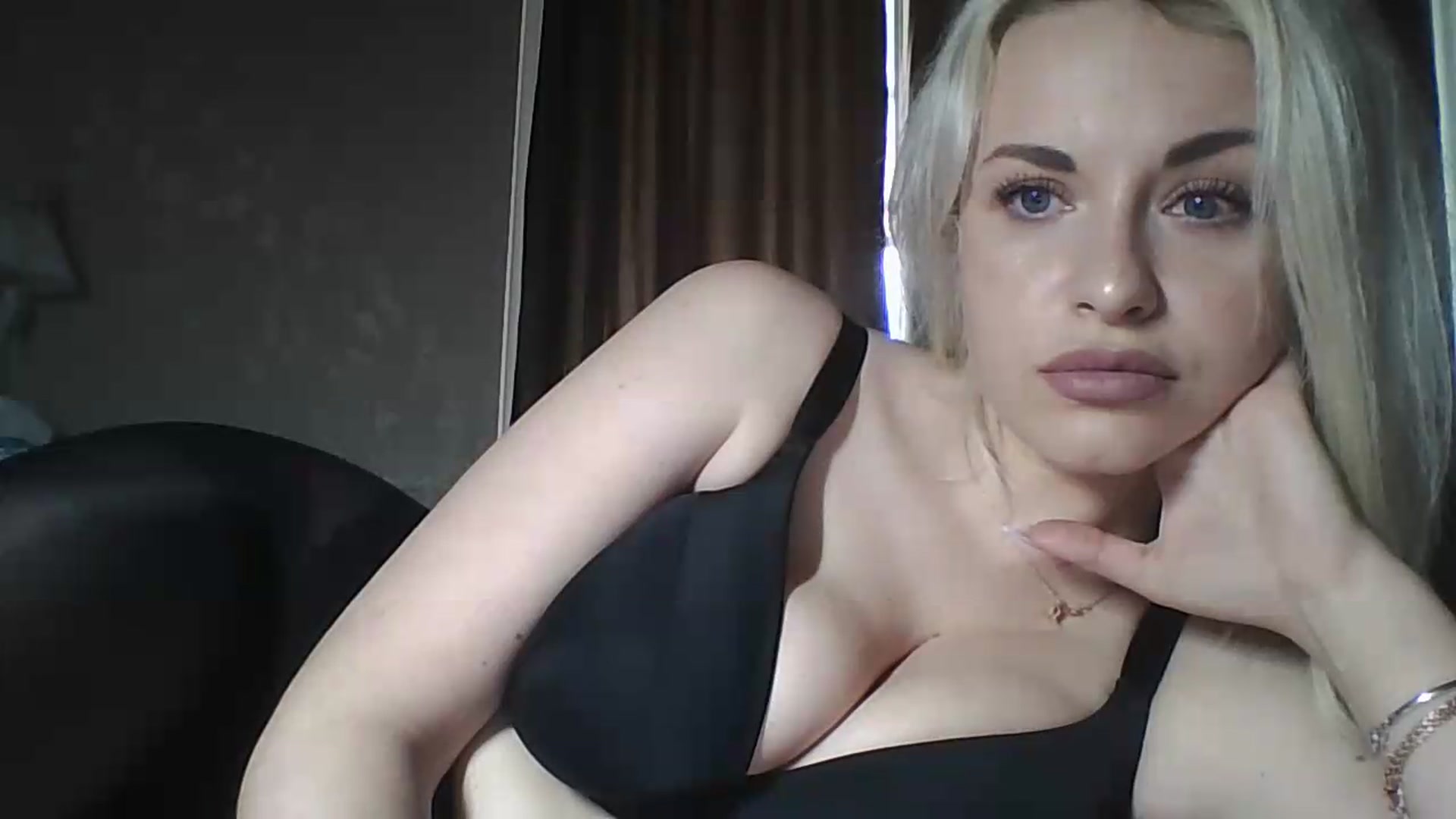 Gallery image thumbnail from Polly_213109's myfreecams stream on, 05/21/2026, 11:38 image 16 of 20