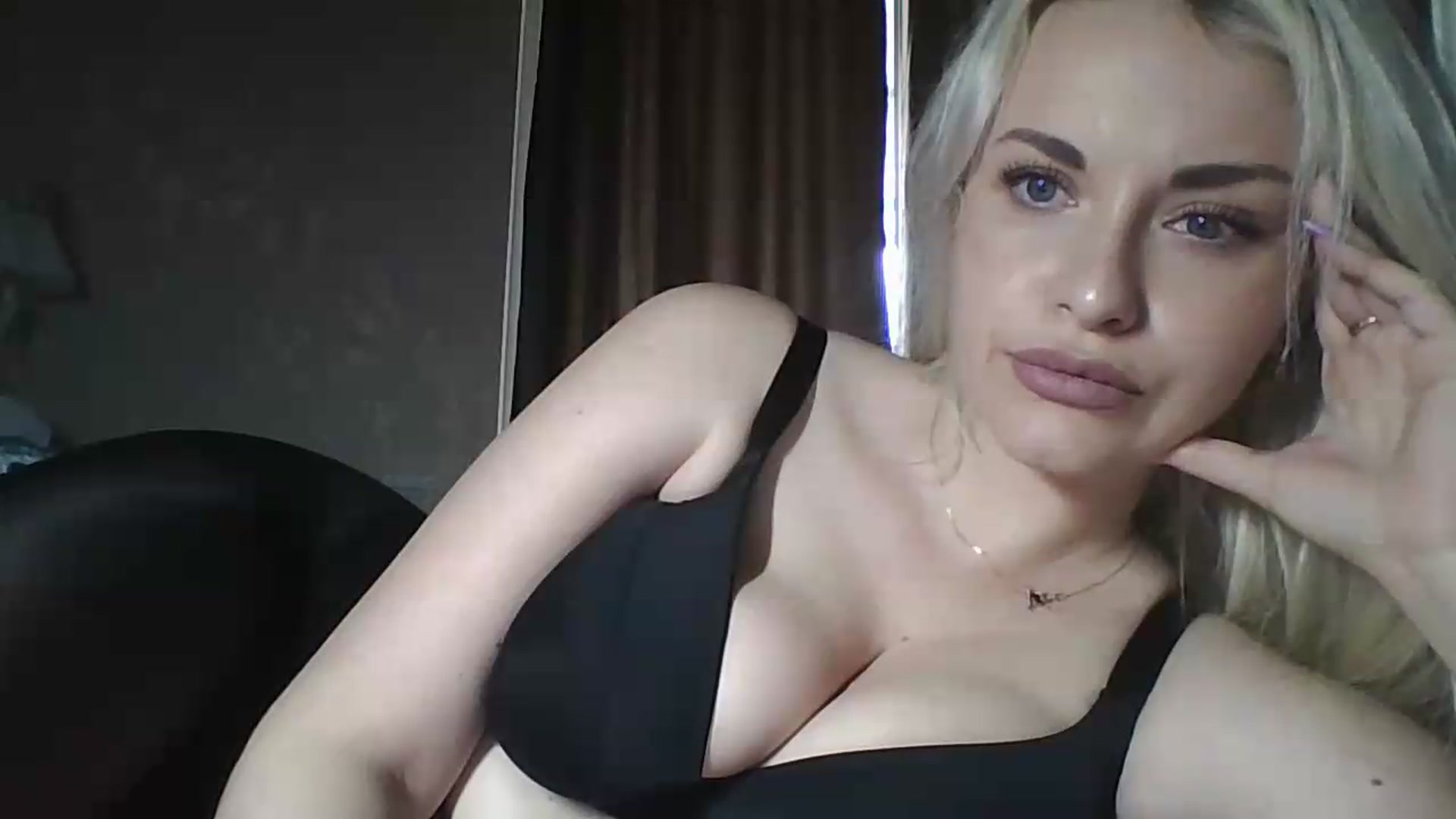 Gallery image thumbnail from Polly_213109's myfreecams stream on, 05/21/2026, 11:38 image 14 of 20