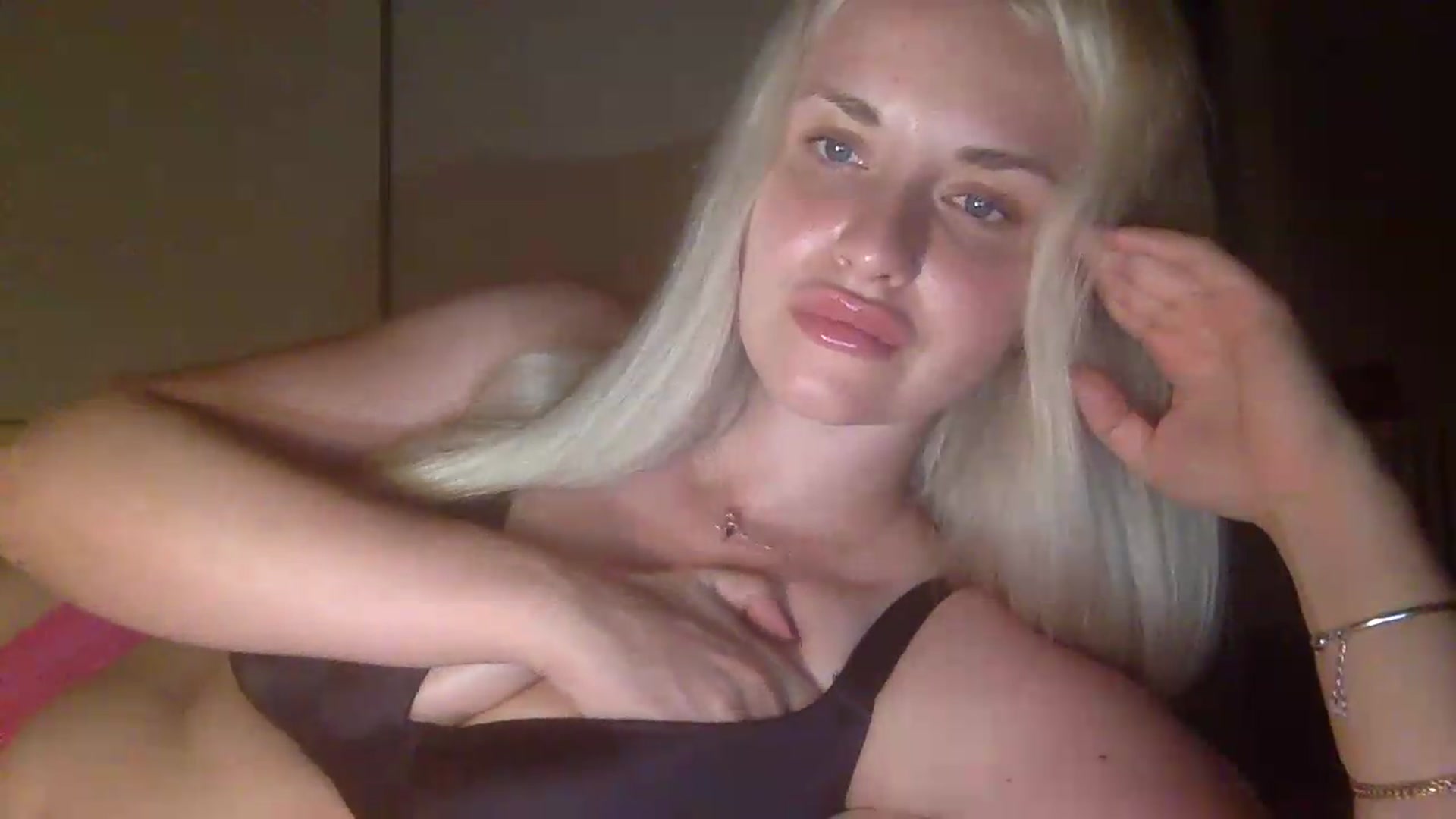 Gallery image thumbnail from Polly_213109's myfreecams stream on, 06/28/2026, 22:24 image 12 of 20