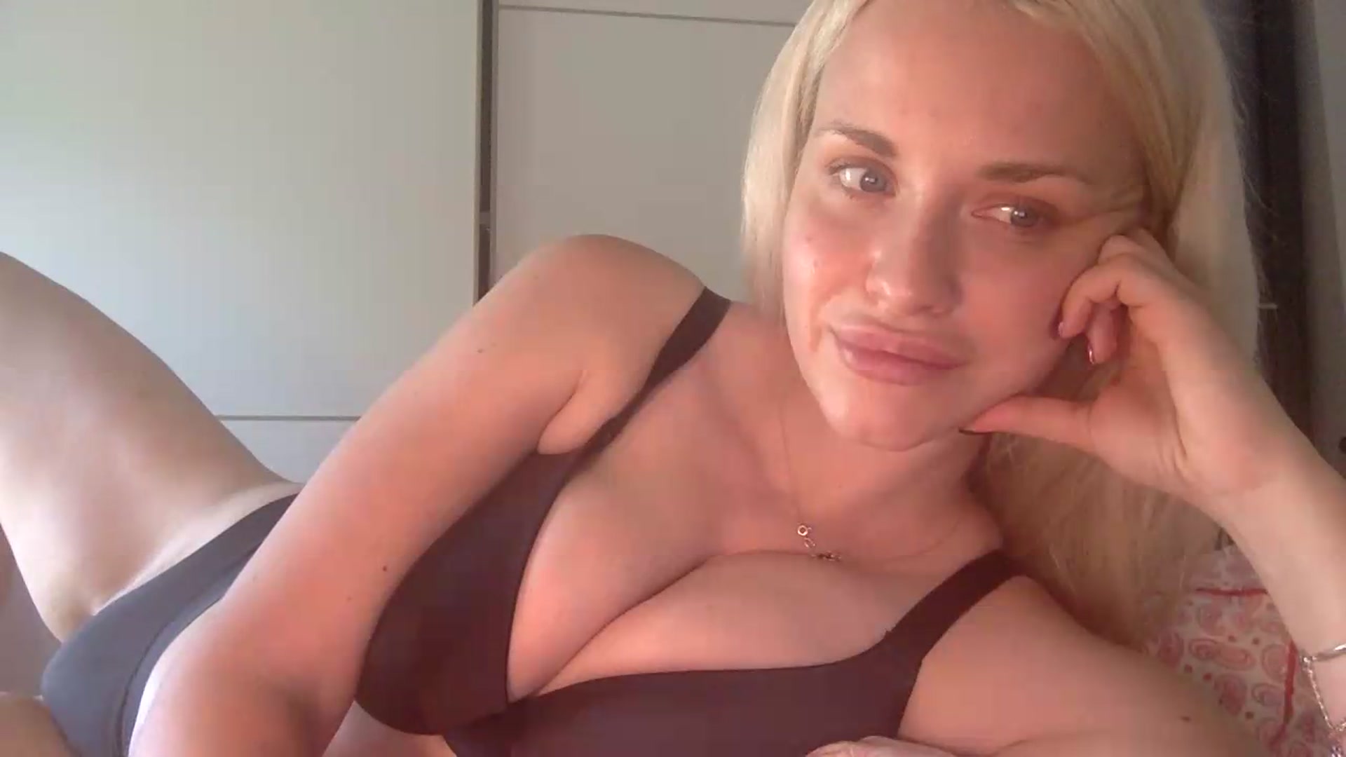 Gallery image thumbnail from Polly_213109's myfreecams stream on, 07/03/2026, 13:57 image 7 of 20