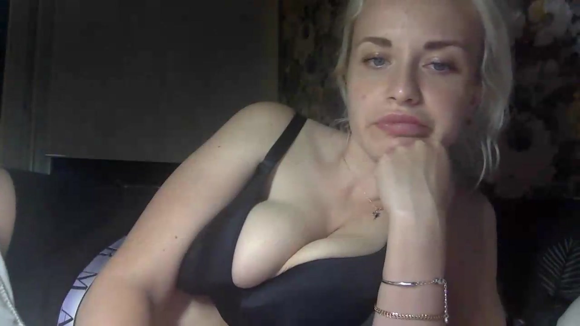 Gallery image thumbnail from Polly_213109's myfreecams stream on, 07/15/2026, 07:12 image 17 of 20