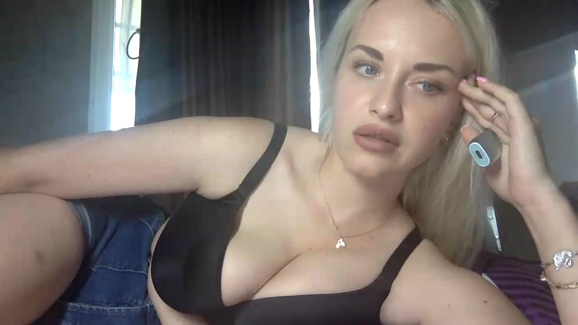 Gallery image thumbnail from Polly_213109's myfreecams stream on, 07/24/2026, 13:43 image 13 of 20