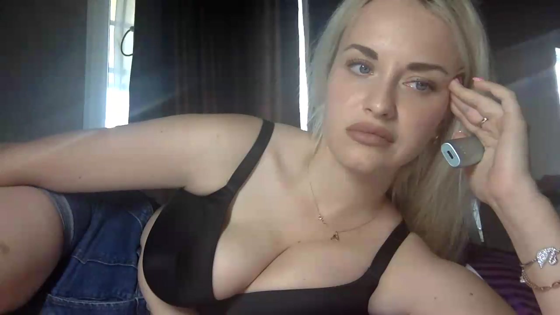 Gallery image thumbnail from Polly_213109's myfreecams stream on, 07/24/2026, 13:43 image 15 of 20